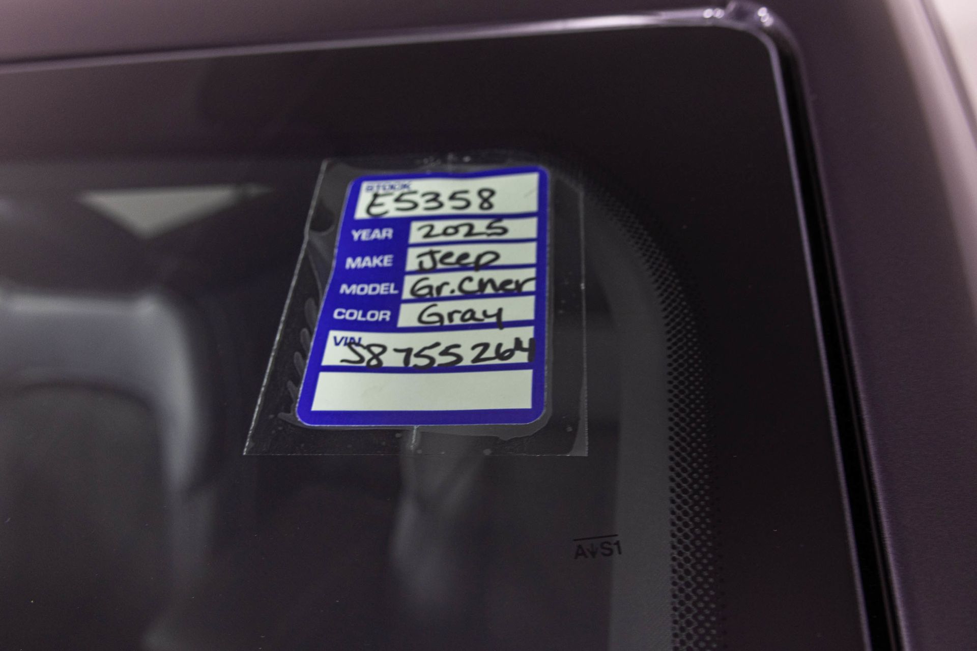 2025 JEEP GRAND CHEROKEE L - Image 39