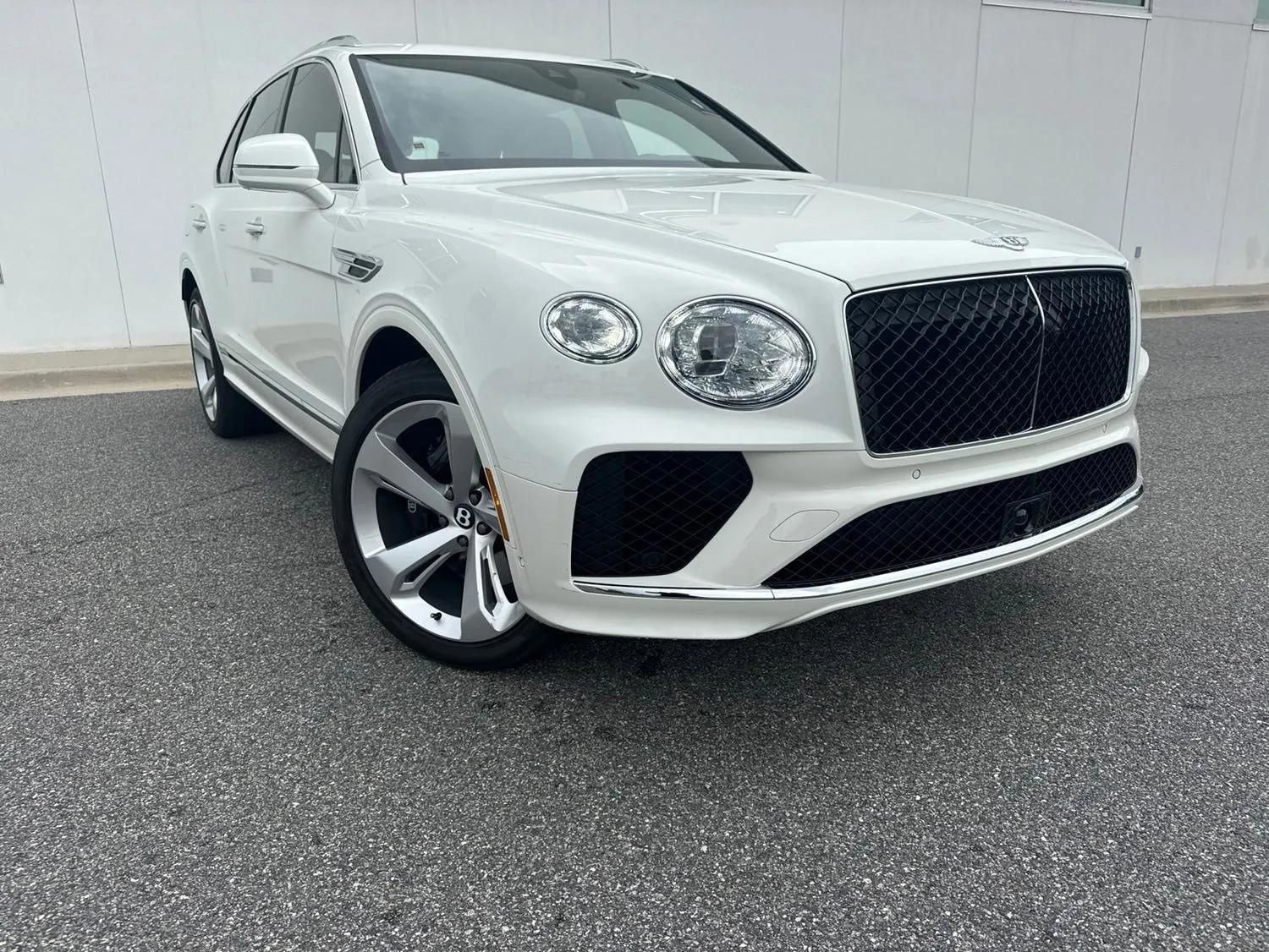 Glacier White 2025 Bentley Bentayga SUV / Crossover All-Wheel Drive 8-Speed Automatic