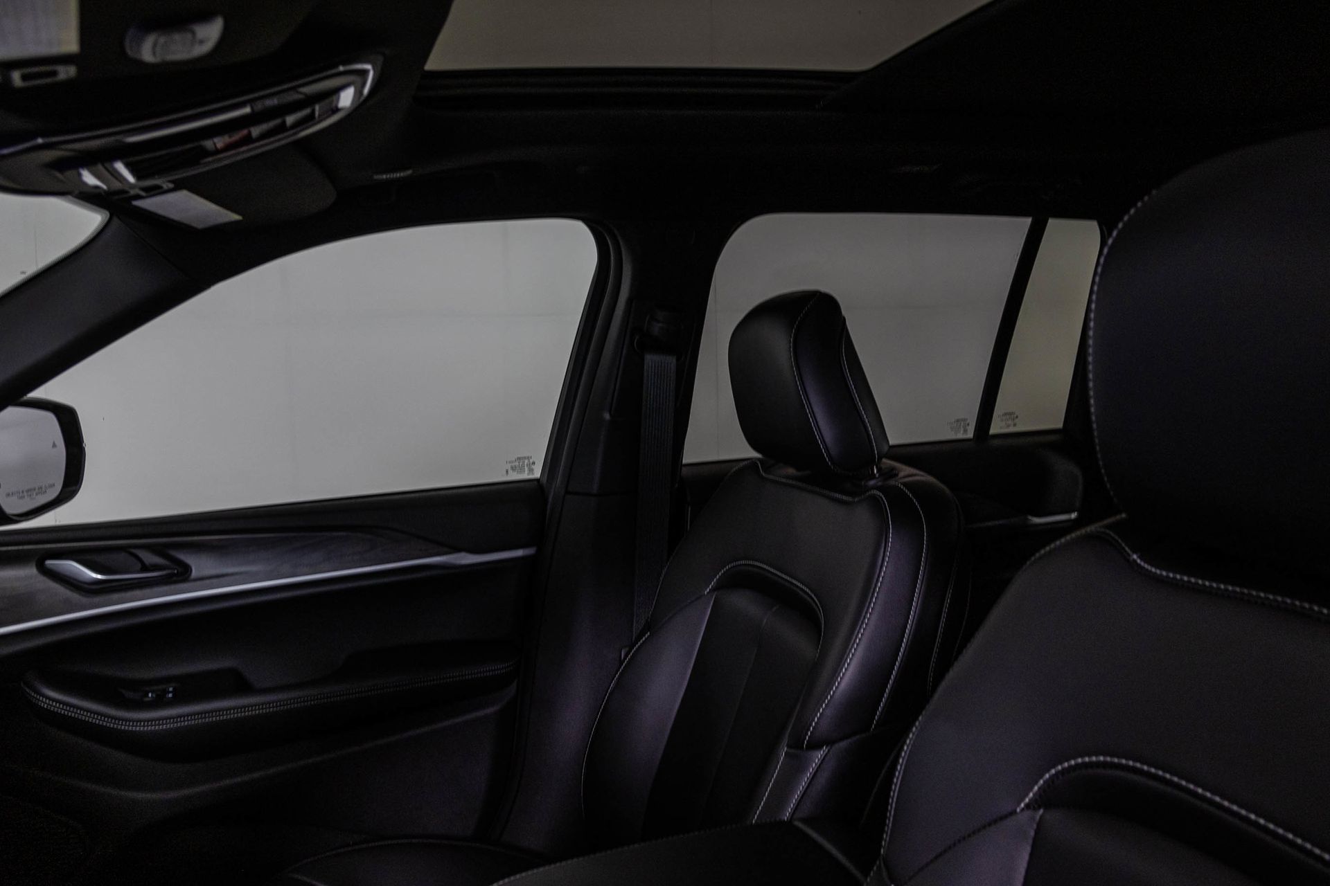 2025 JEEP GRAND CHEROKEE - Image 25