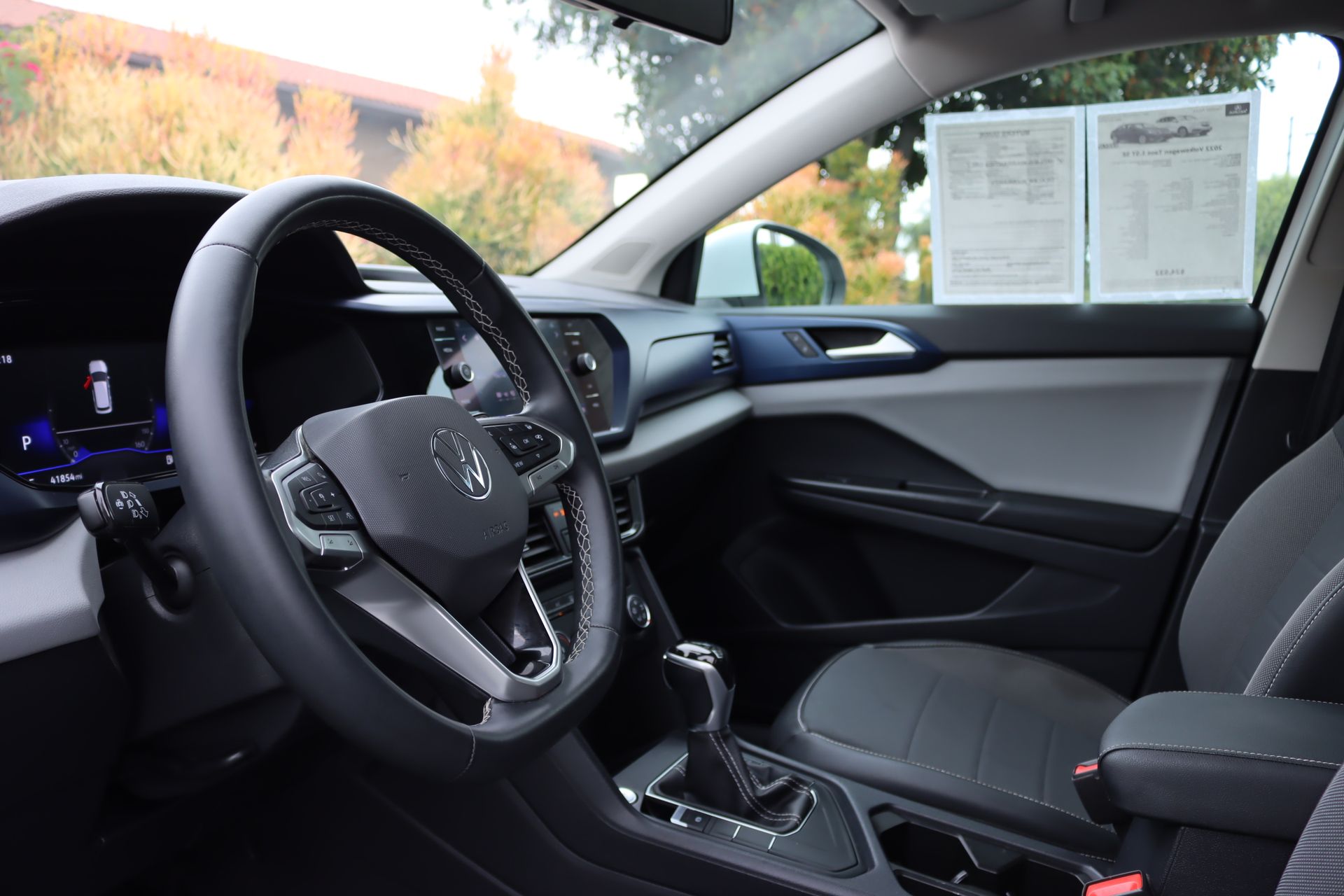 2022 Volkswagen Taos 1.5T SE photo