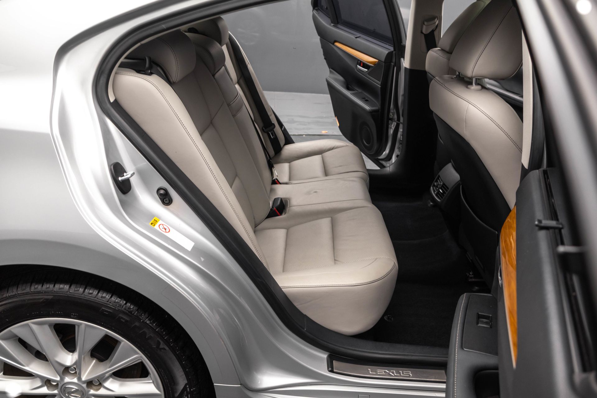 2014 LEXUS ES - Image 32