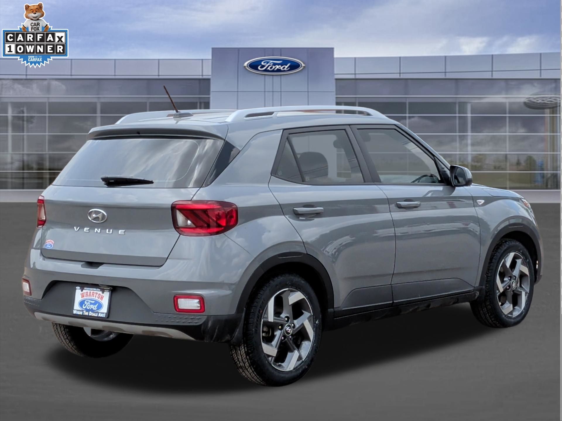 2023 Hyundai Venue SEL - 5