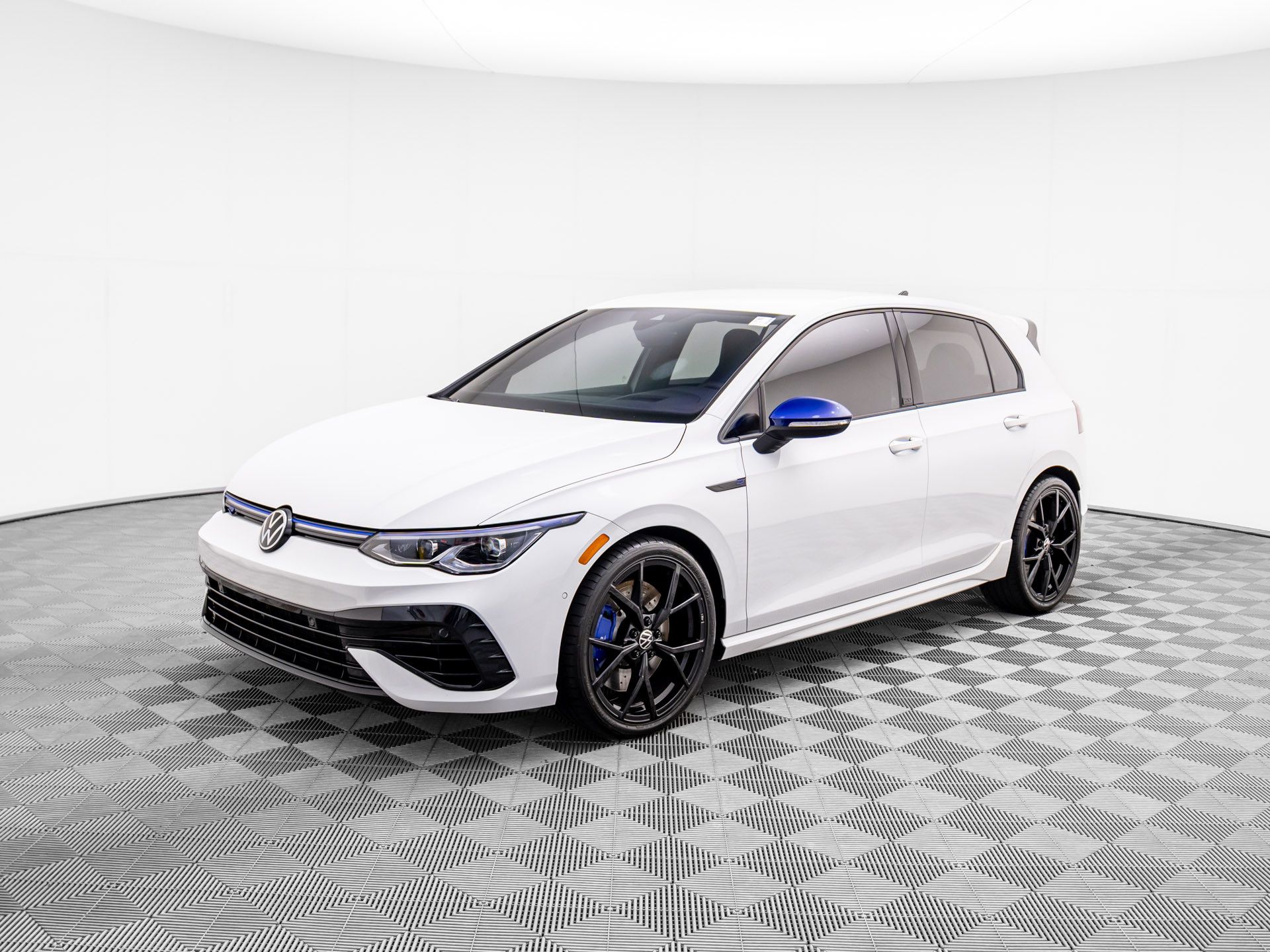 2023 Volkswagen Golf R 2.0T photo