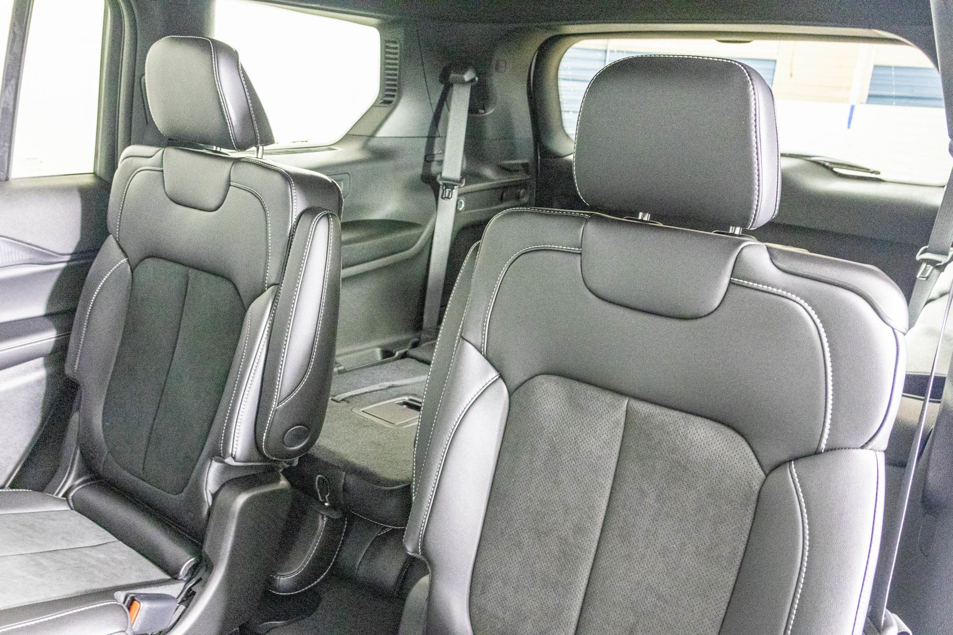 2025 JEEP GRAND CHEROKEE L - Image 25