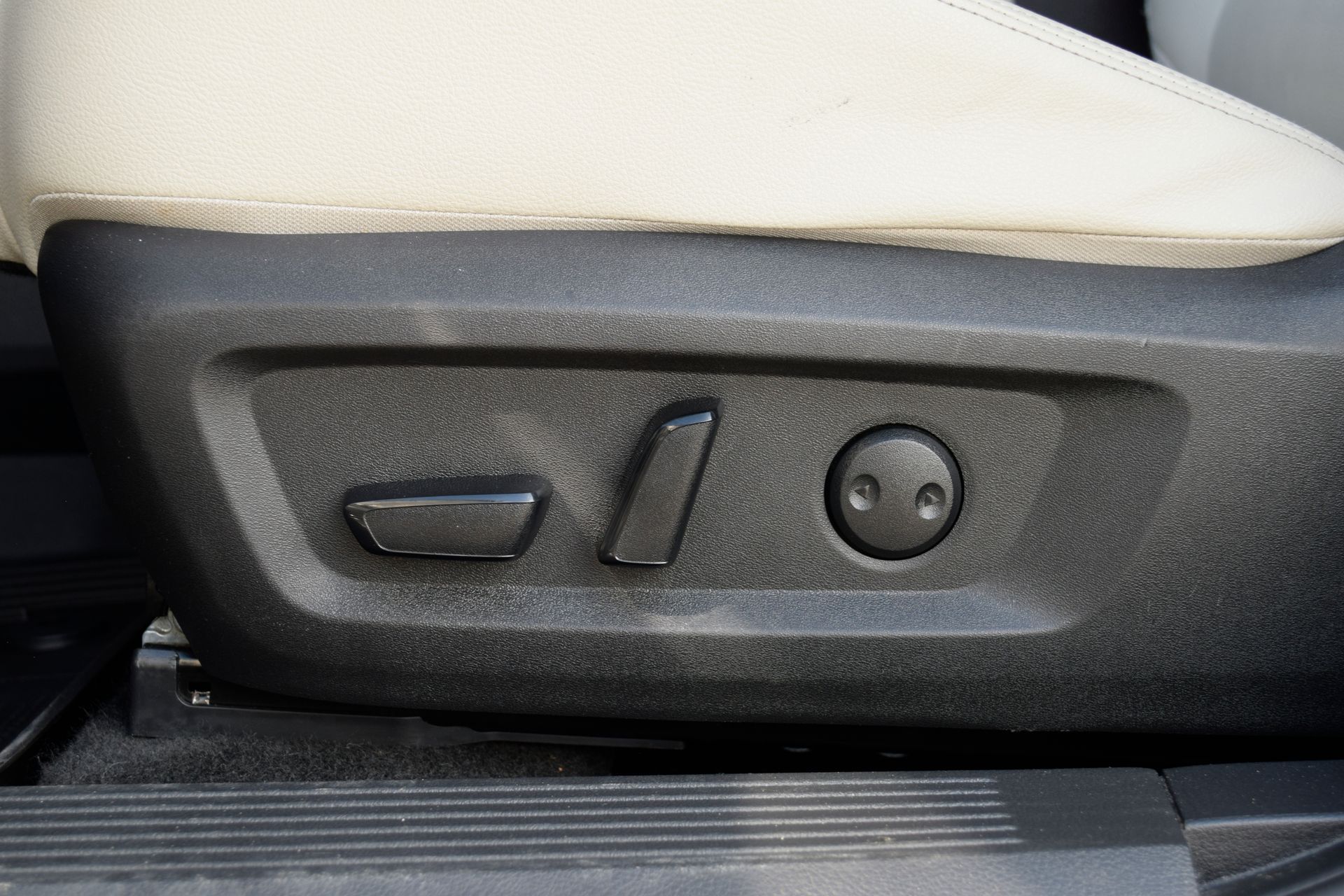 2025 Nissan Rogue SL Black at Don McGill Toyota