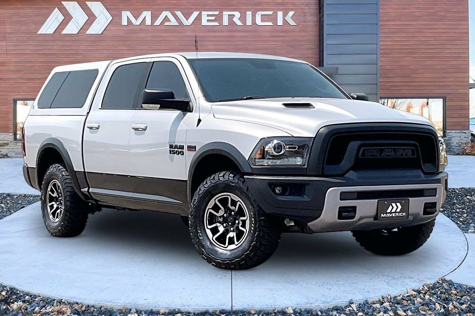Bright Silver Clearcoat Metallic 2017 RAM 1500 Pickup Truck Four-Wheel Drive Automatic