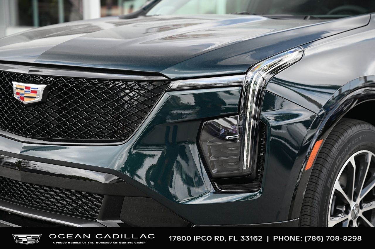 2024 Cadillac XT4 Sport 10