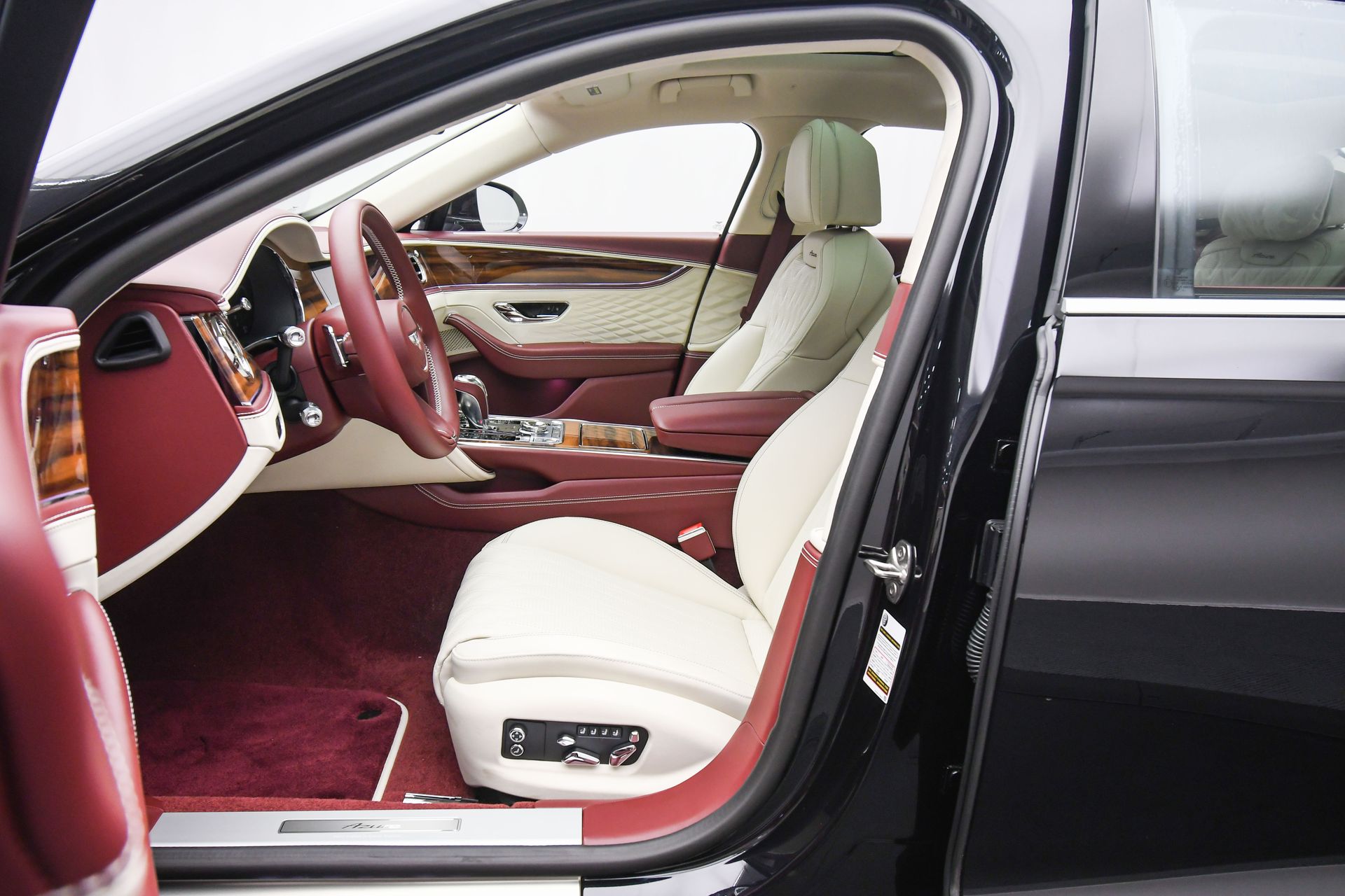 2026 Bentley Flying Spur - Photo 19