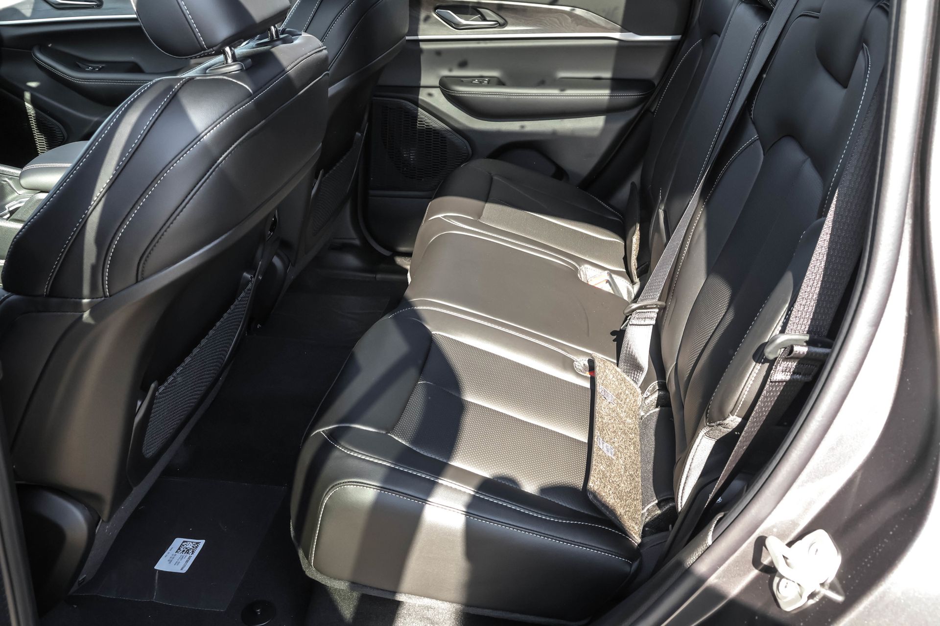 2025 JEEP GRAND CHEROKEE - Image 15