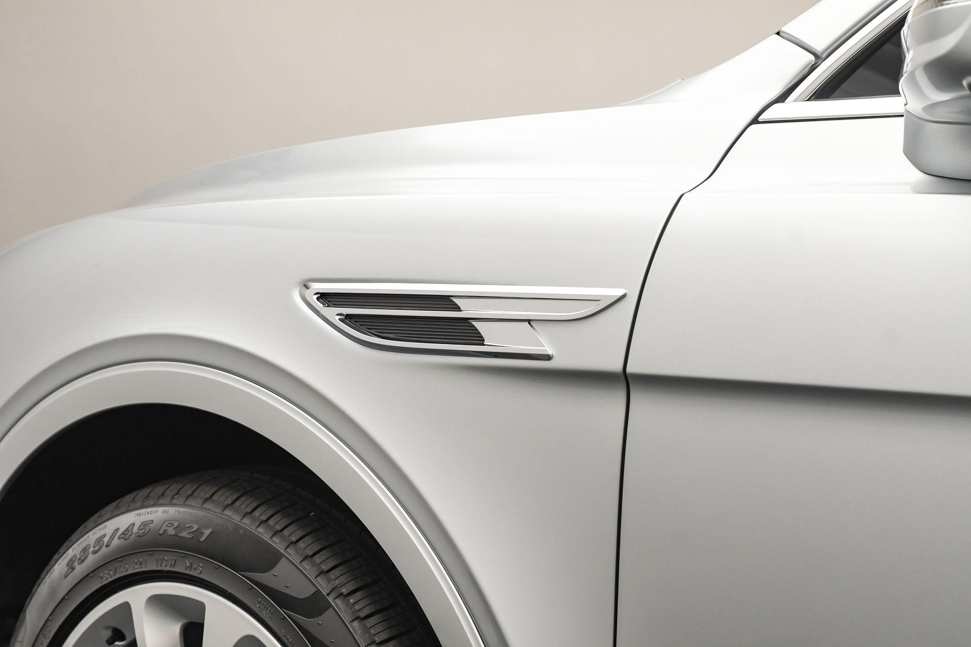 2025 Bentley Bentayga - Photo 31