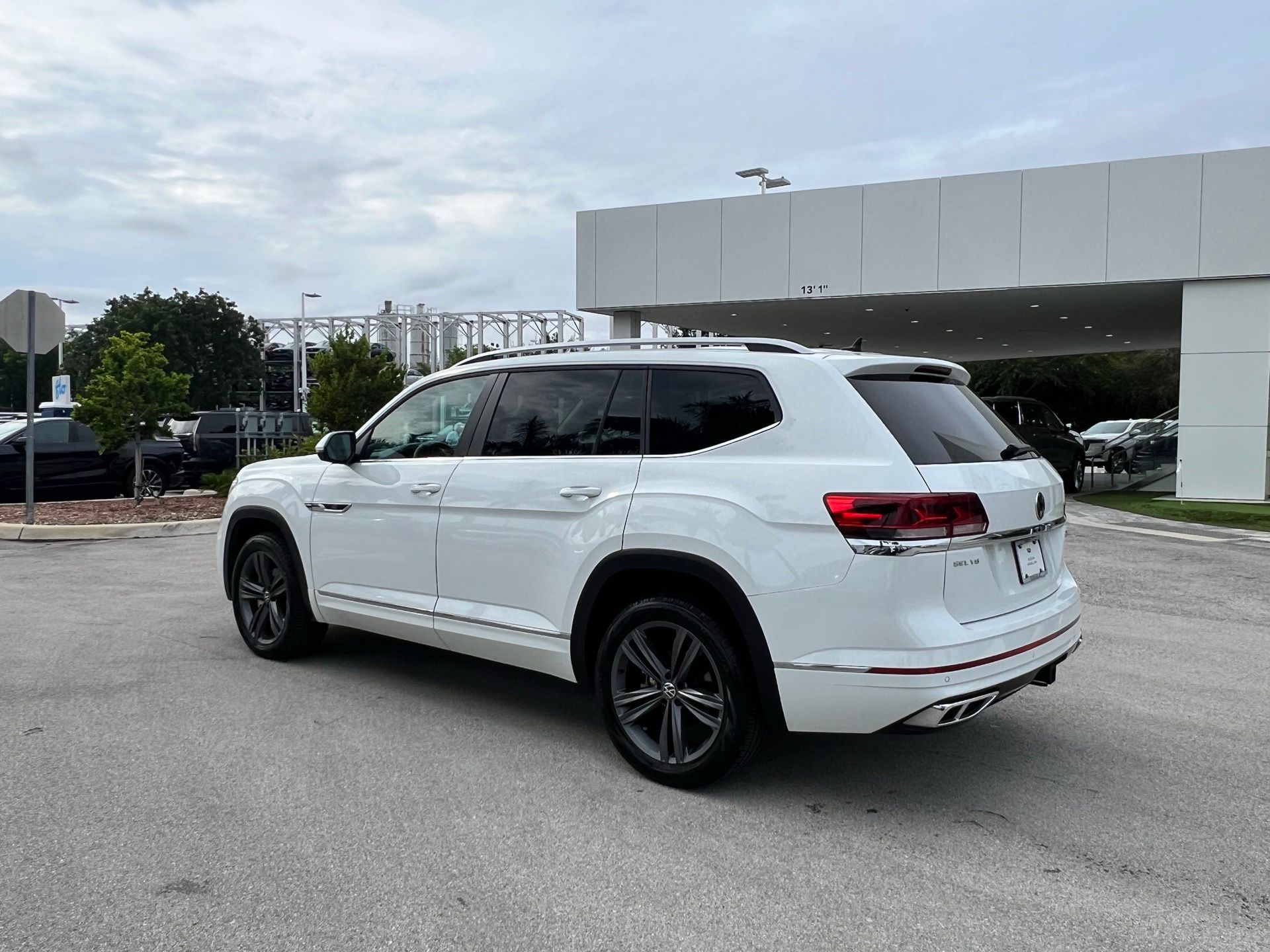 2022 Volkswagen Atlas 3.6L V6 SEL R-Line 26