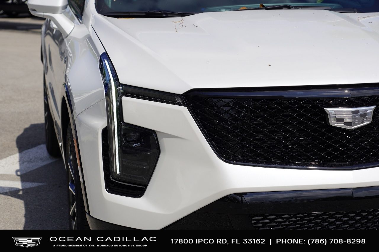 2024 Cadillac XT4 Sport 10