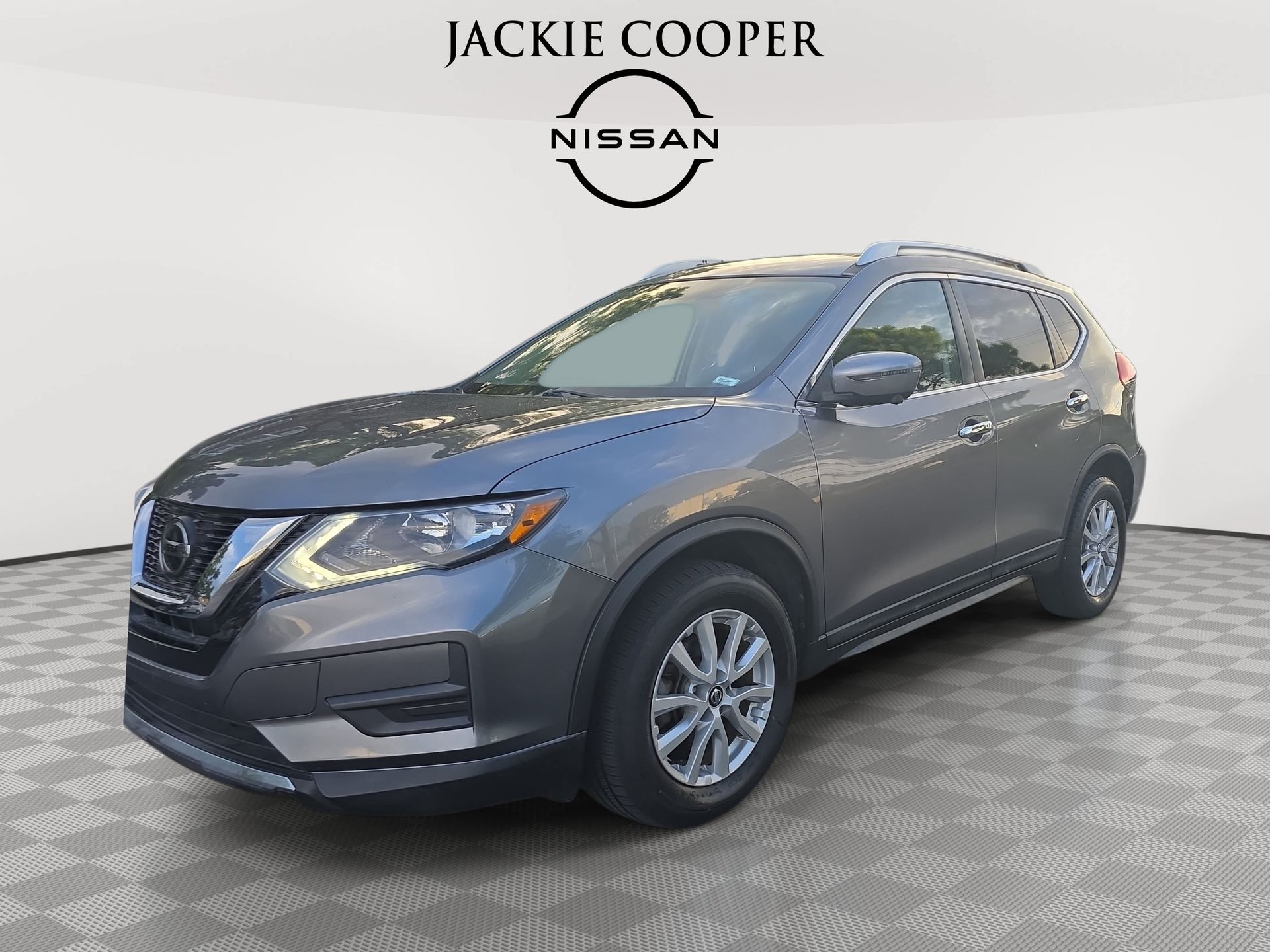 Gray (Gun Metallic) 2018 Nissan Rogue SUV / Crossover All-Wheel Drive Continuously Variable Transmission