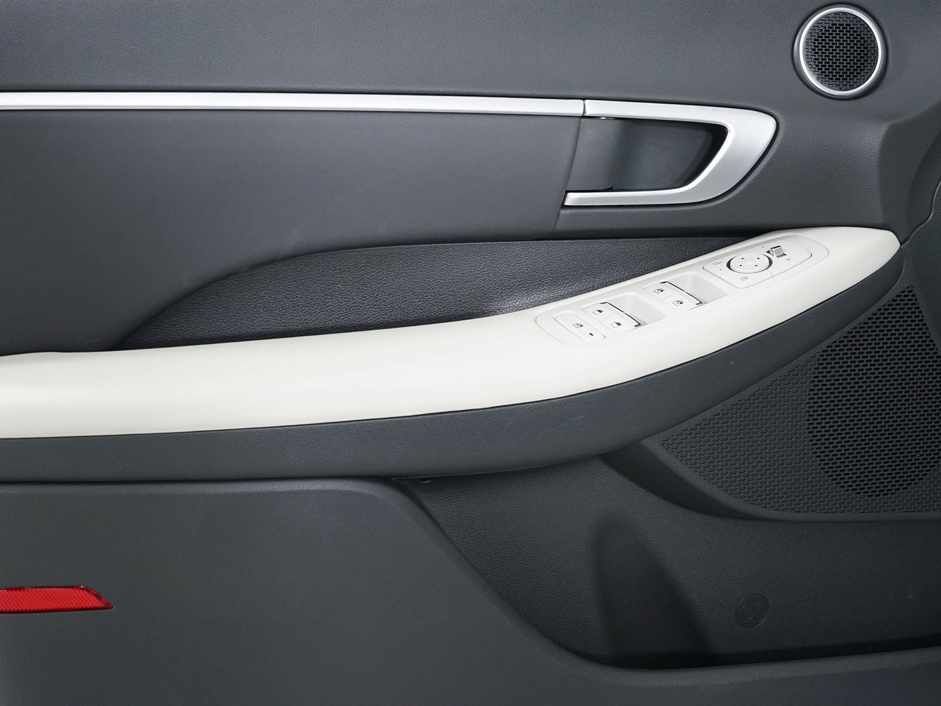 2025 Hyundai Sonata SEL - Photo 31
