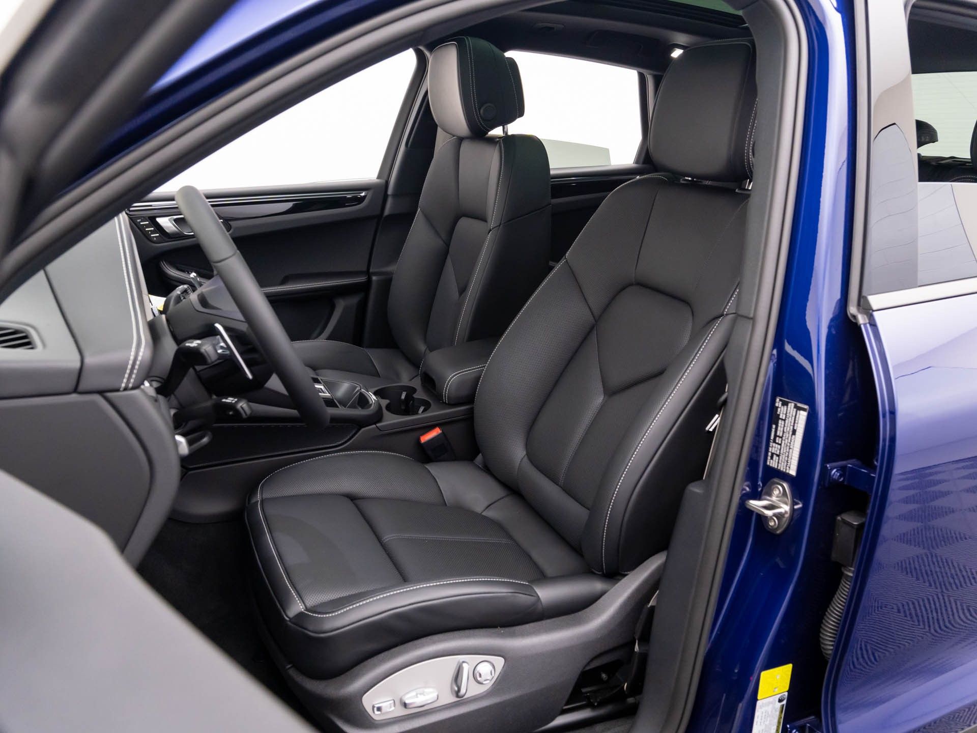 2024 Porsche Macan  photo