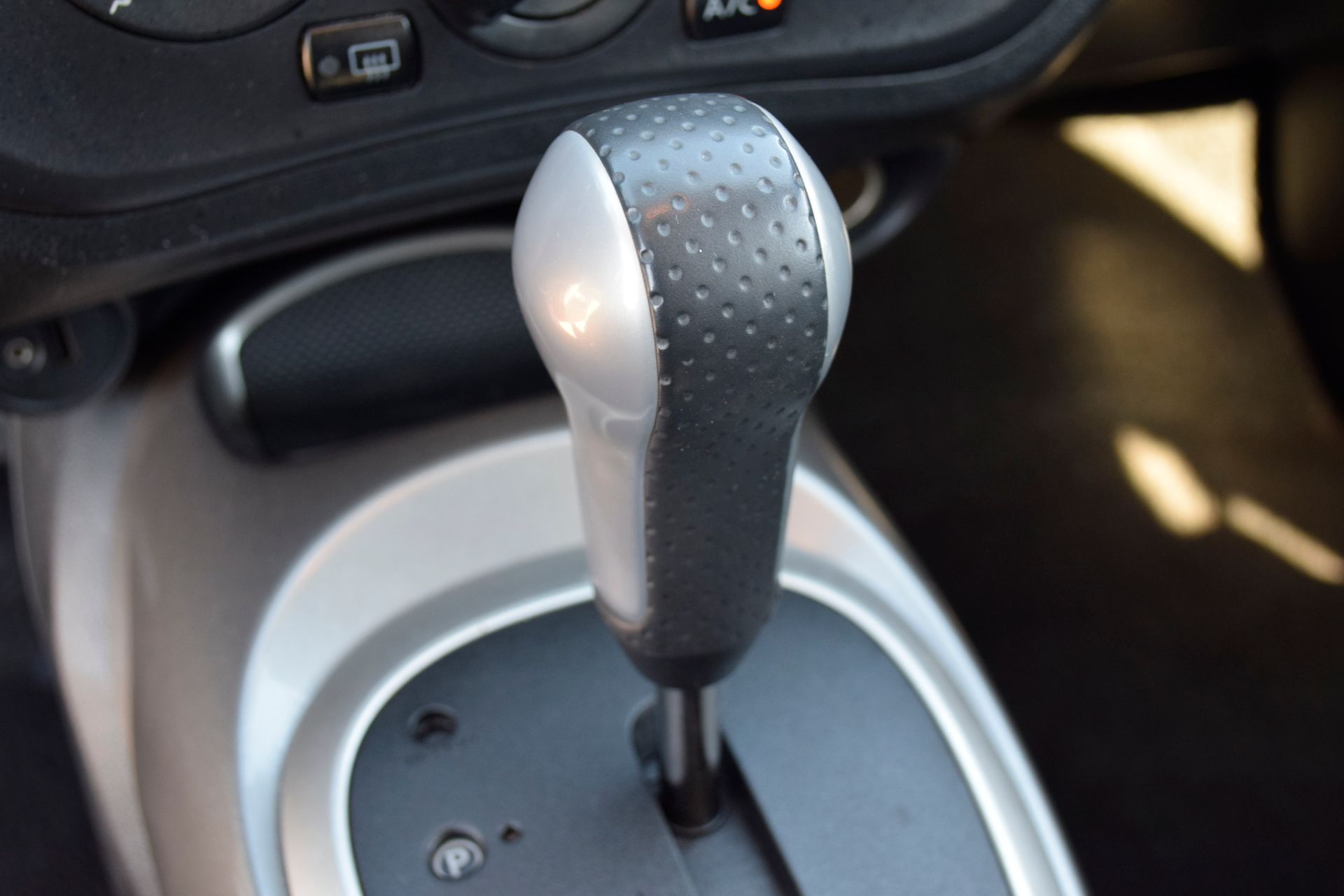 2015 Nissan Juke S - 9