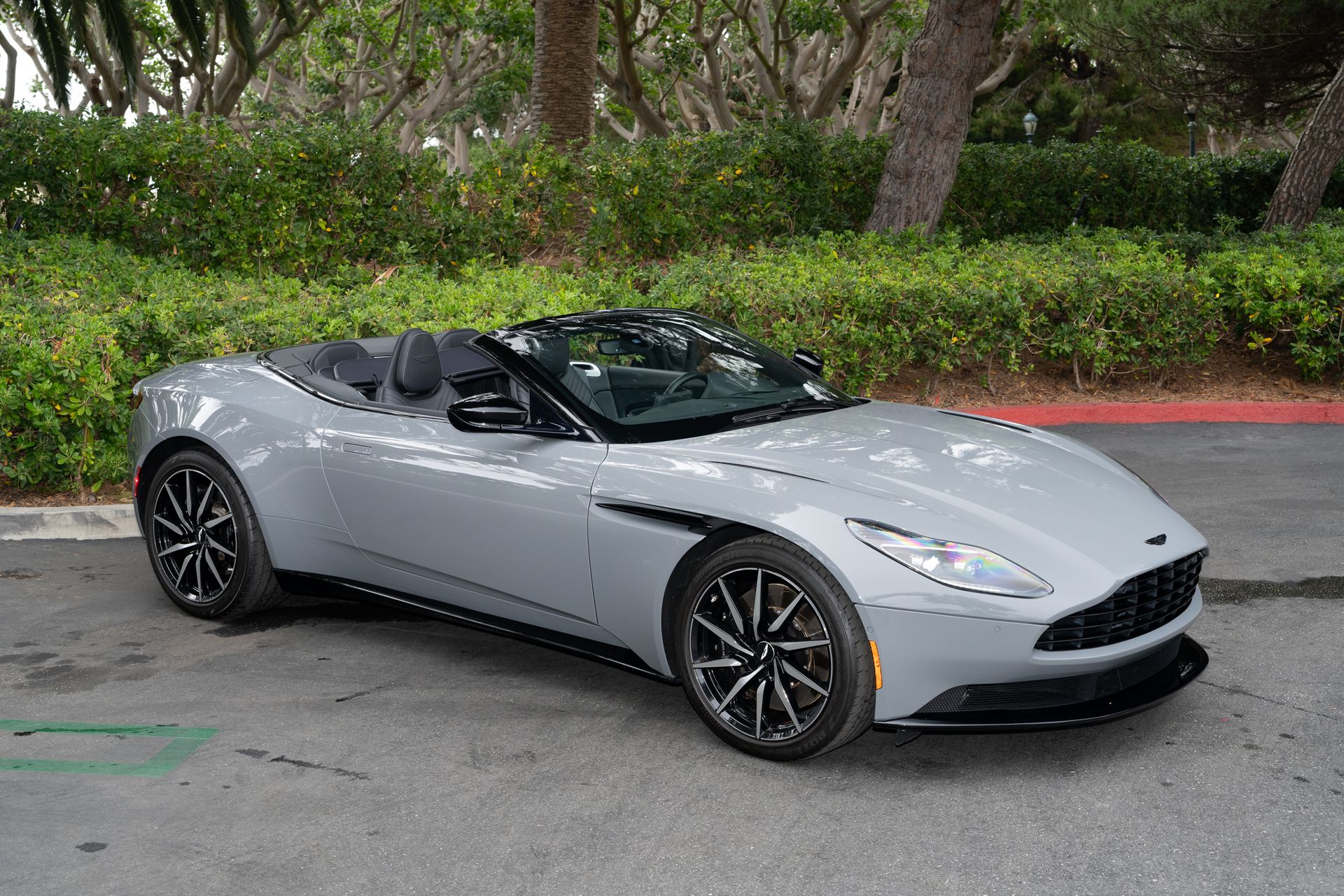 2022 Aston Martin DB11 V8 Volante's photo