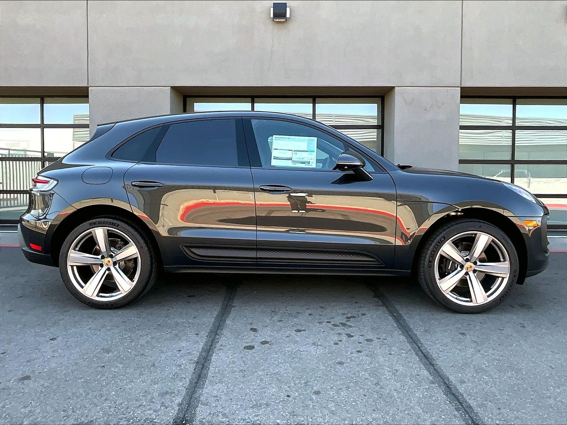 2025 Macan picture #7