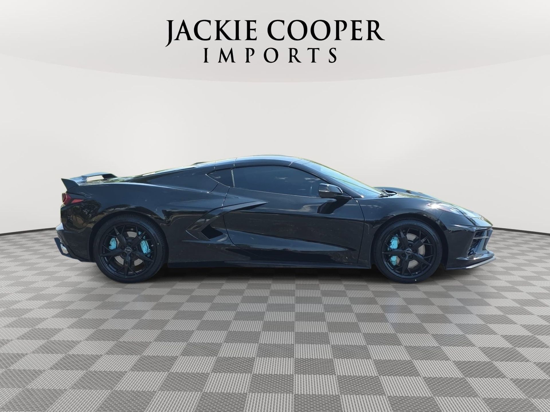 View vehicle photo 4