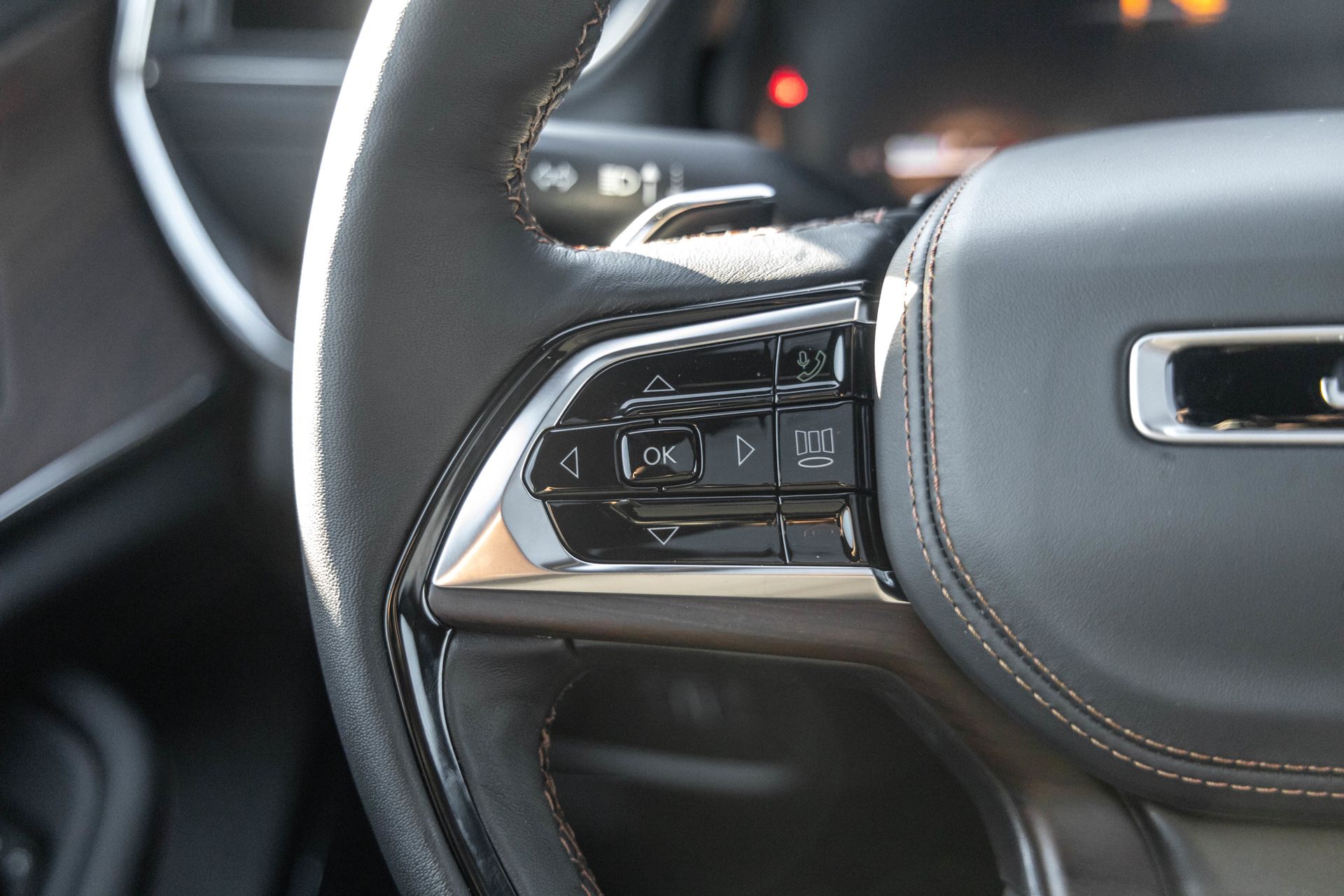 2025 JEEP GRAND CHEROKEE - Image 25