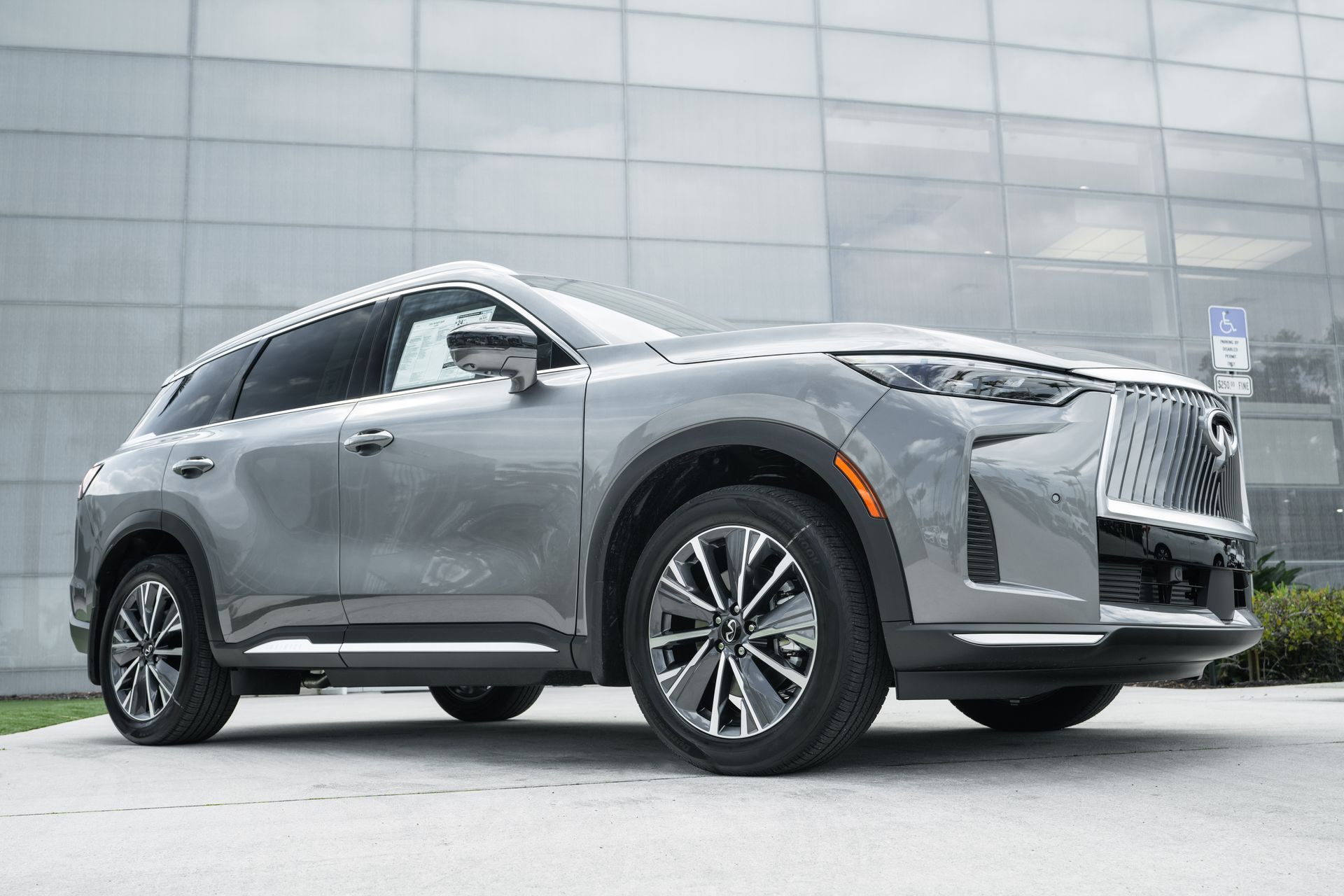 2026 INFINITI QX60 LUXE