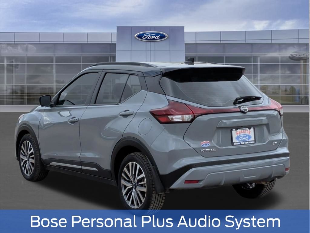 2023 Nissan Kicks SR - 3