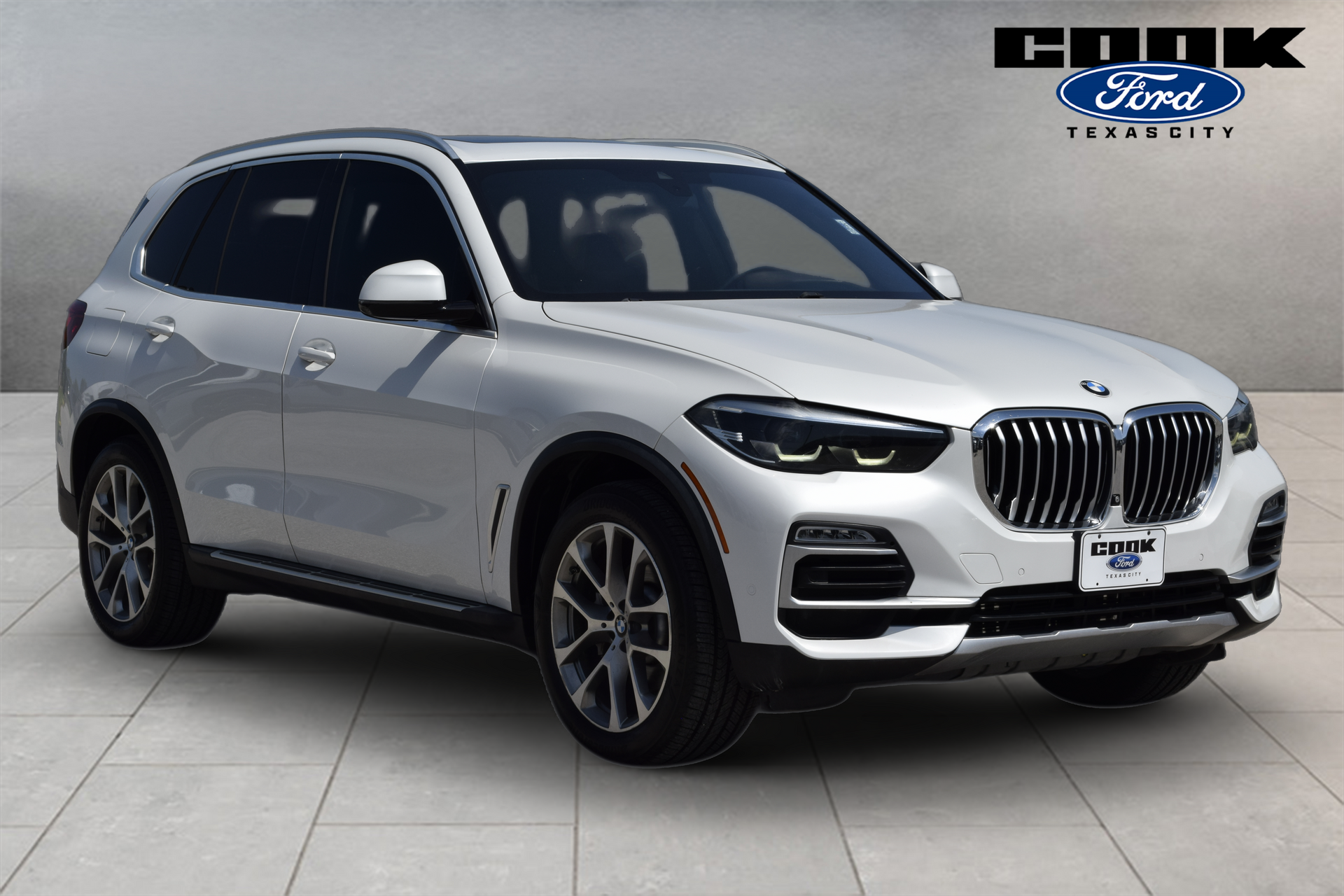 2019 BMW X5 xDrive40i White at Ultimate Motorsports