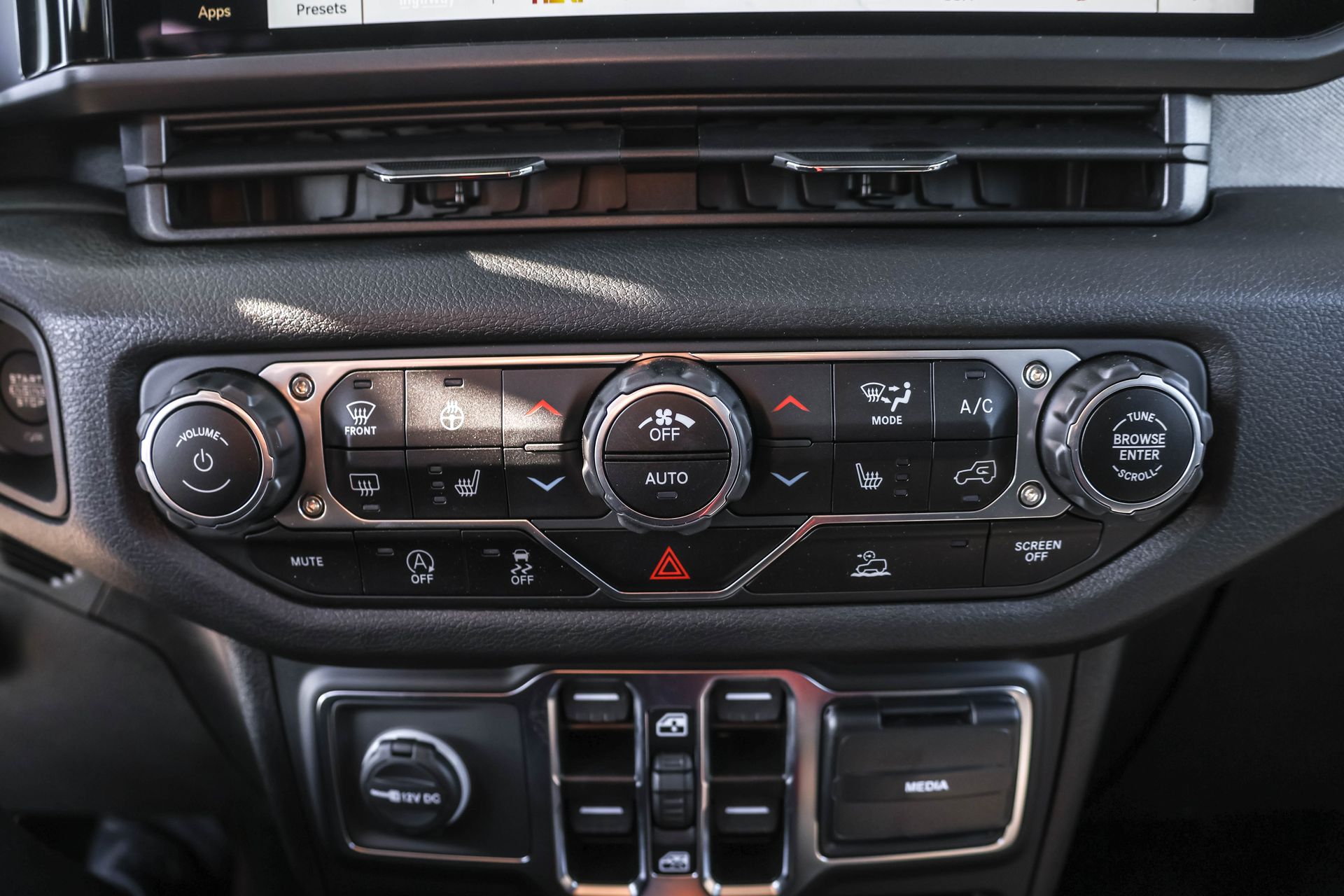 2024 JEEP WRANGLER - Image 13