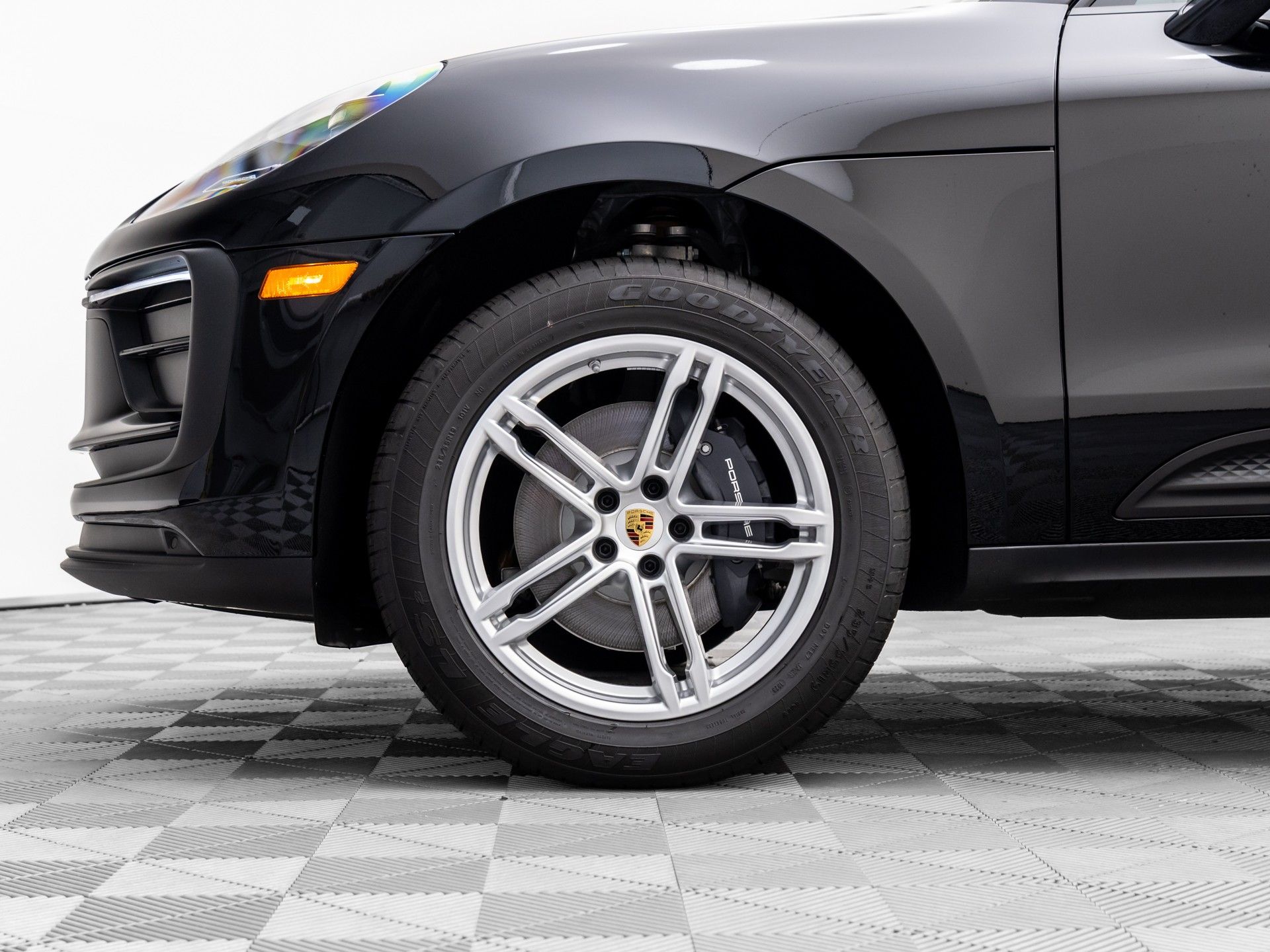 2024 Porsche Macan  photo
