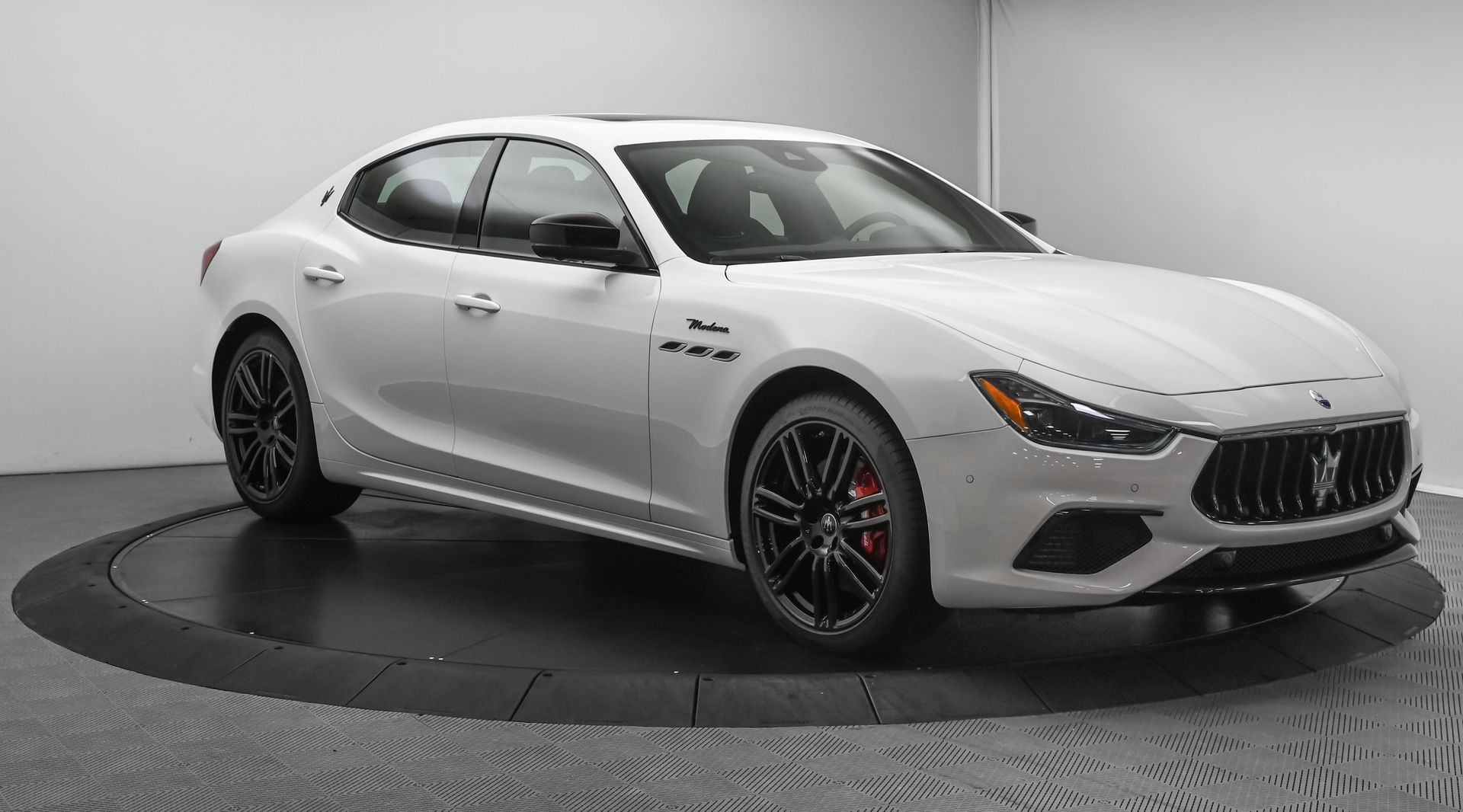 2024 Maserati Ghibli Modena