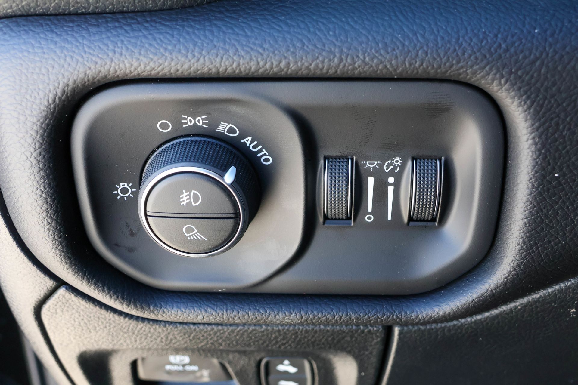 2026 RAM 1500 - Image 34