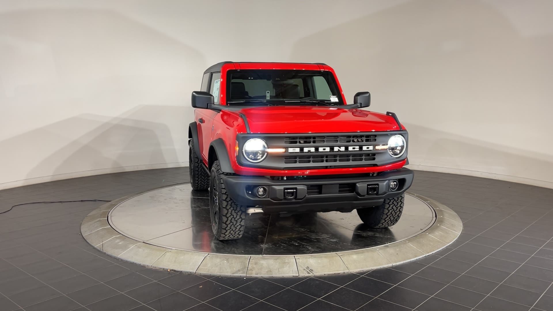 2024 Ford Bronco Black Diamond 3