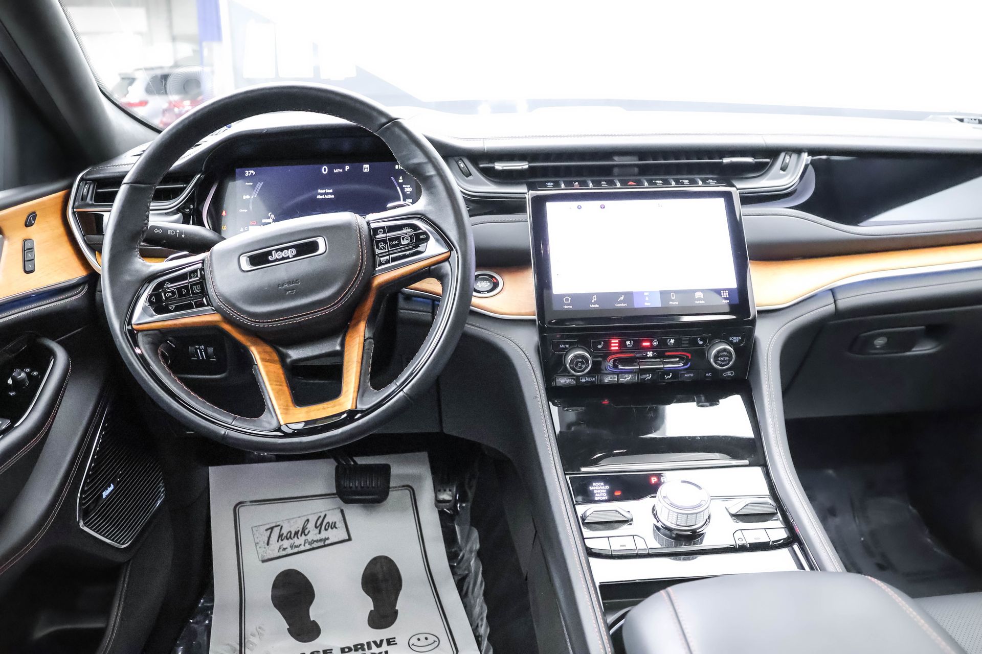 2022 JEEP GRAND CHEROKEE - Image 27