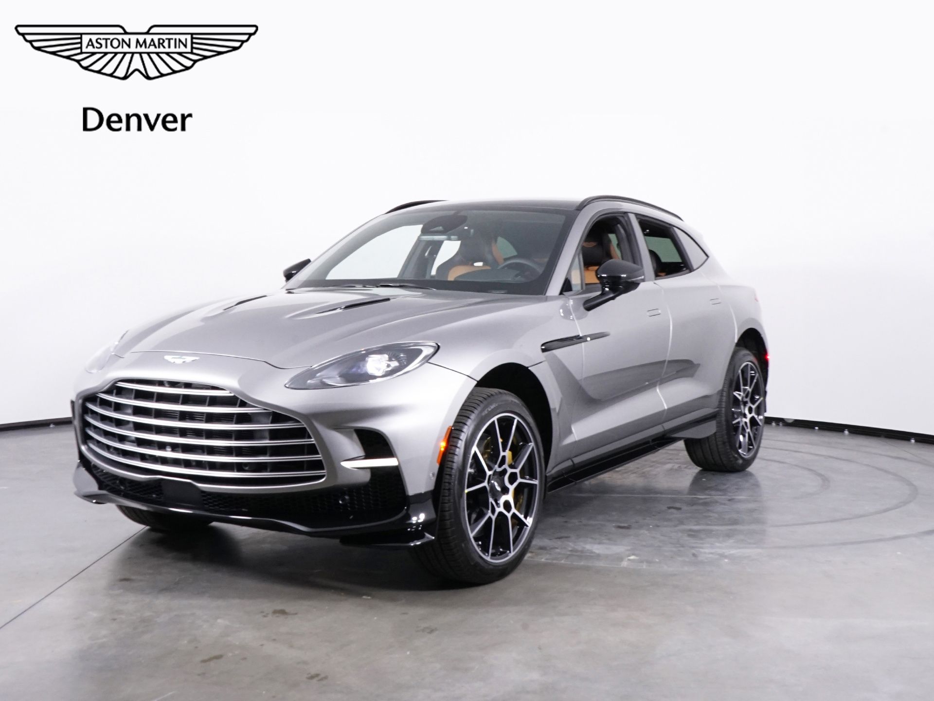 2026 Aston Martin DBX 707's photo