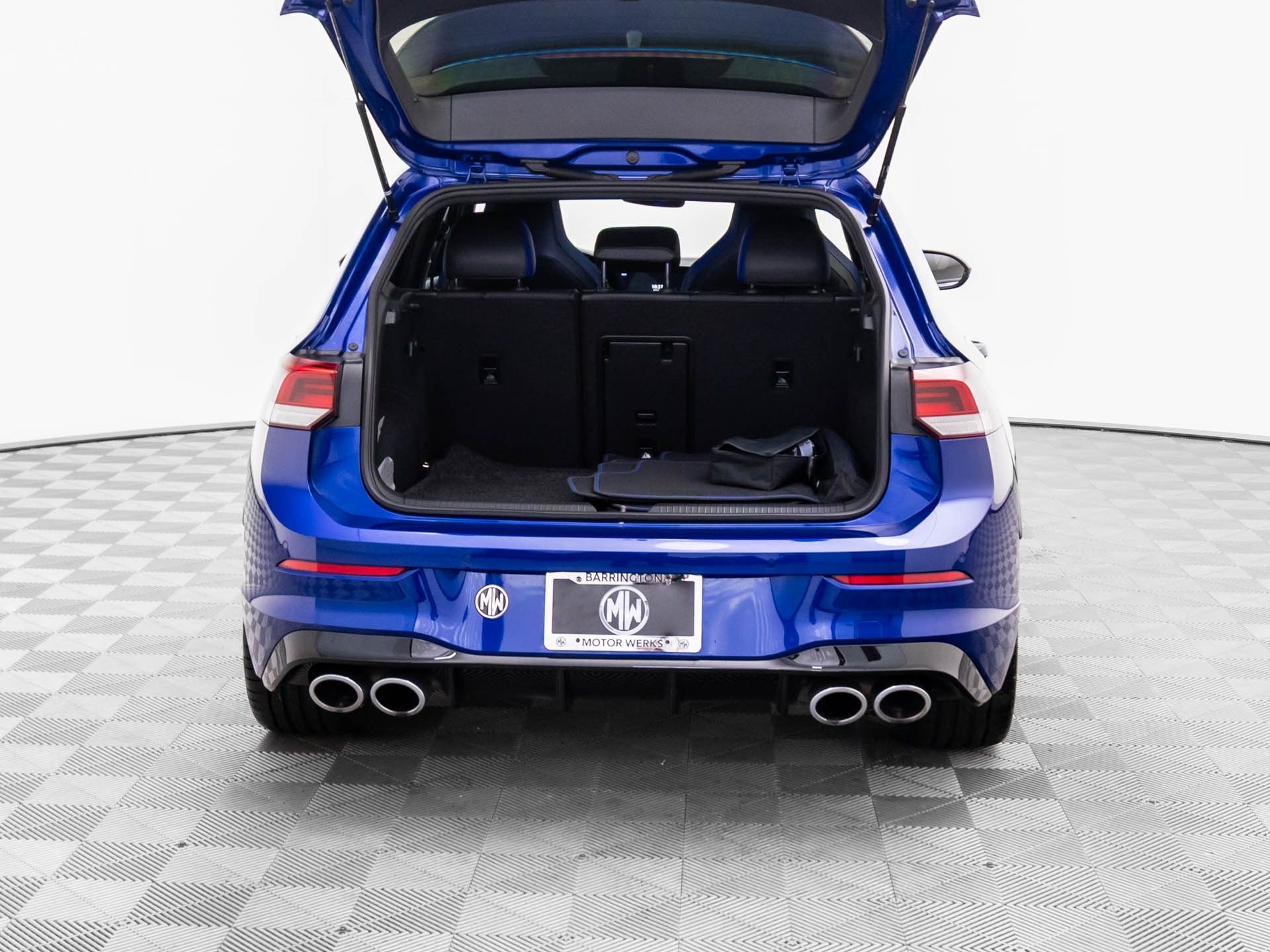 2024 Volkswagen Golf R 2.0T photo