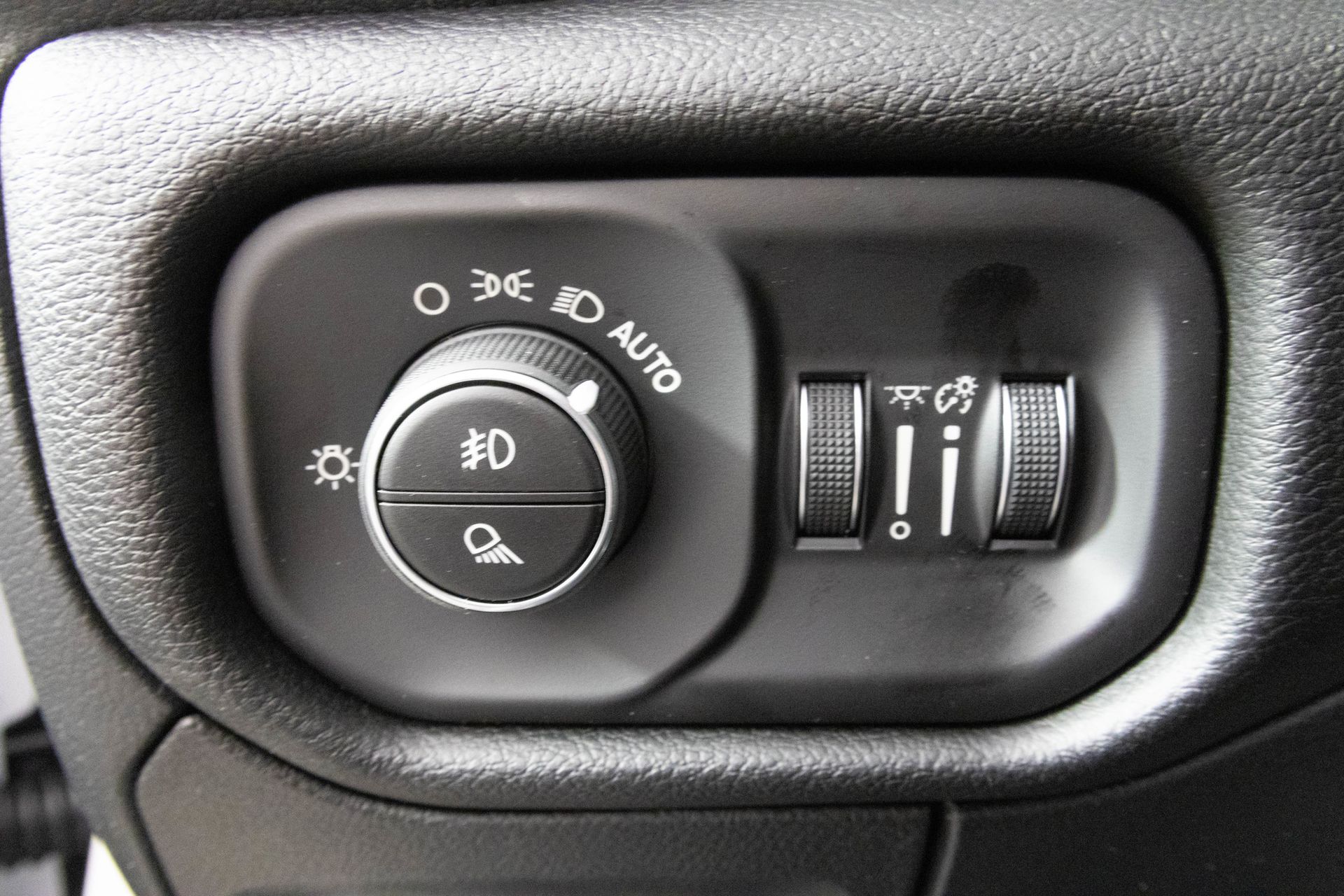 2026 RAM 1500 - Image 18