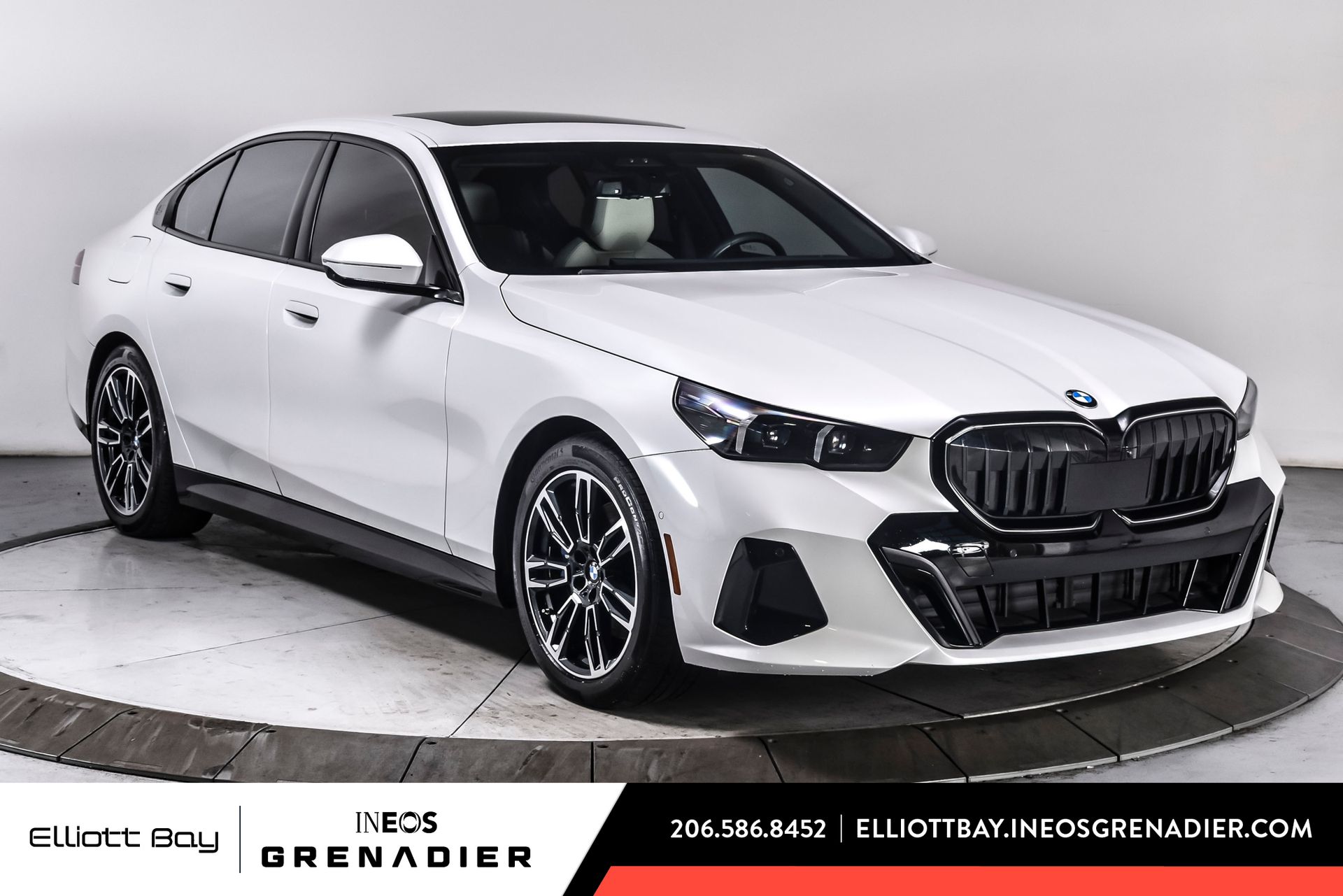 Mineral White Metallic 2024 BMW 5 Series Sedan All-Wheel Drive 8-Speed Automatic
