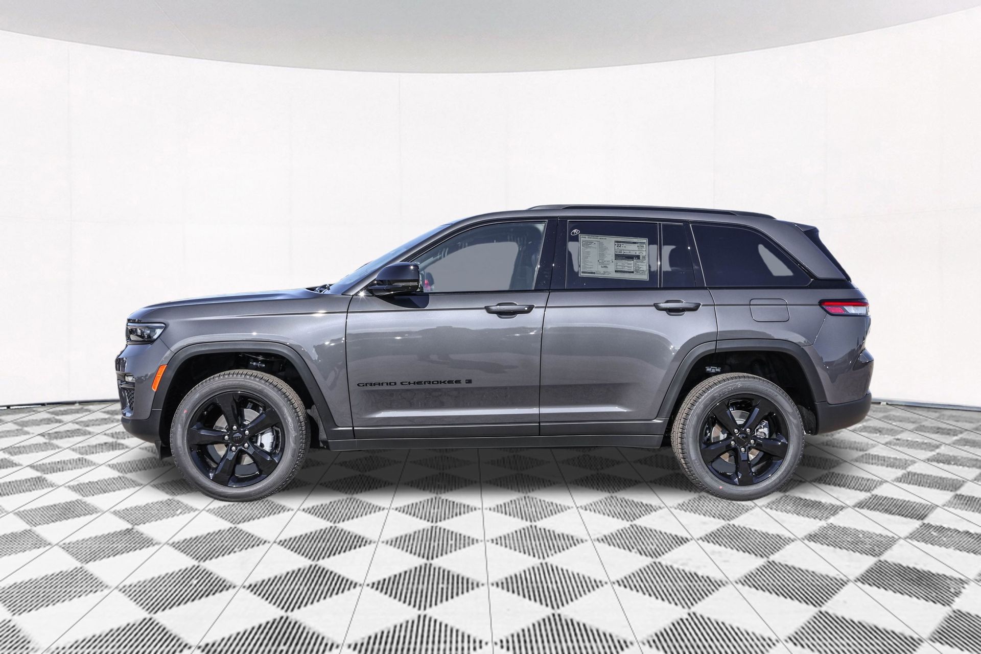 2025 JEEP GRAND CHEROKEE - Image 11