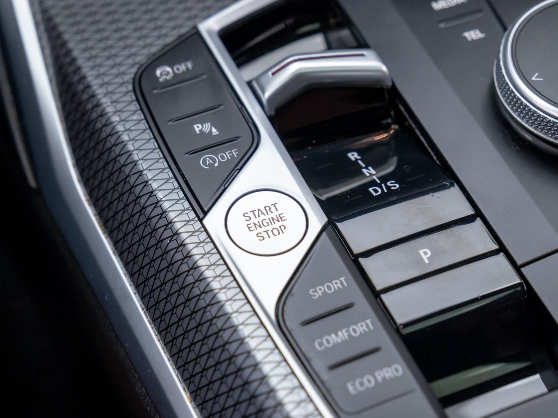 2023 BMW 3-Series 330i xDrive photo