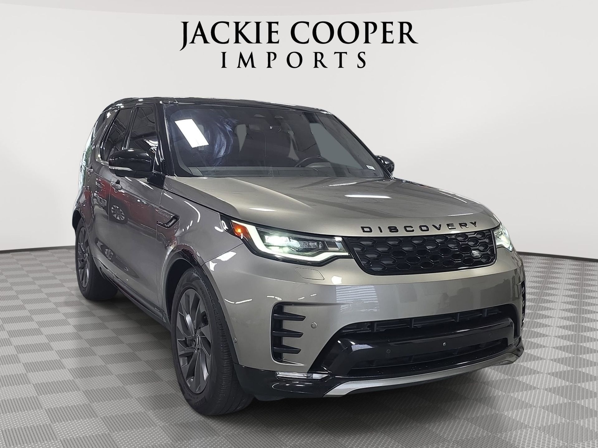 View vehicle photo 3