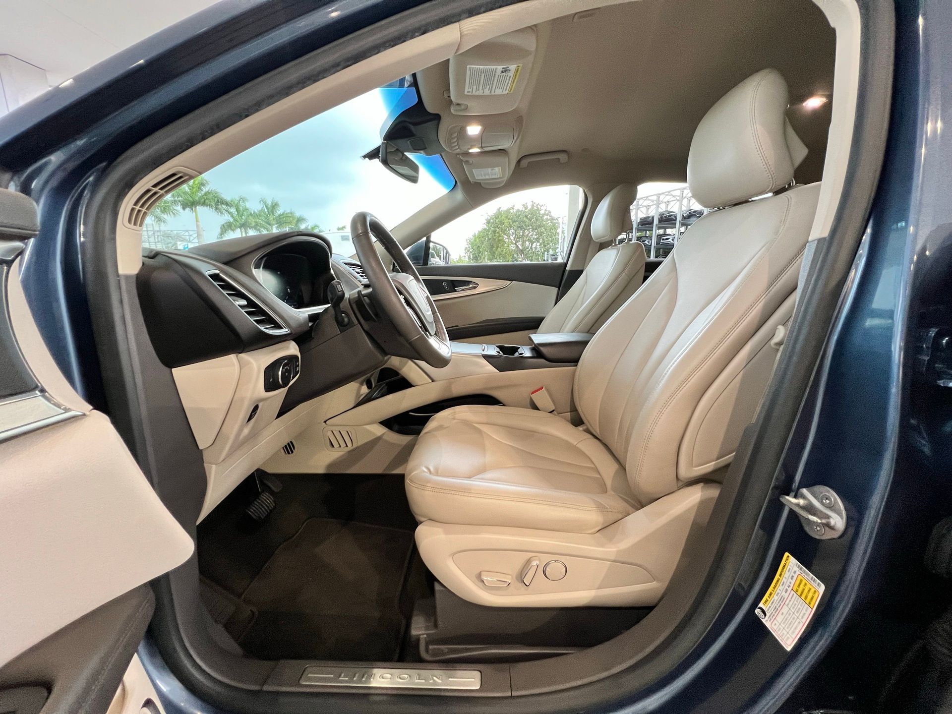 2019 Lincoln Nautilus Standard 5