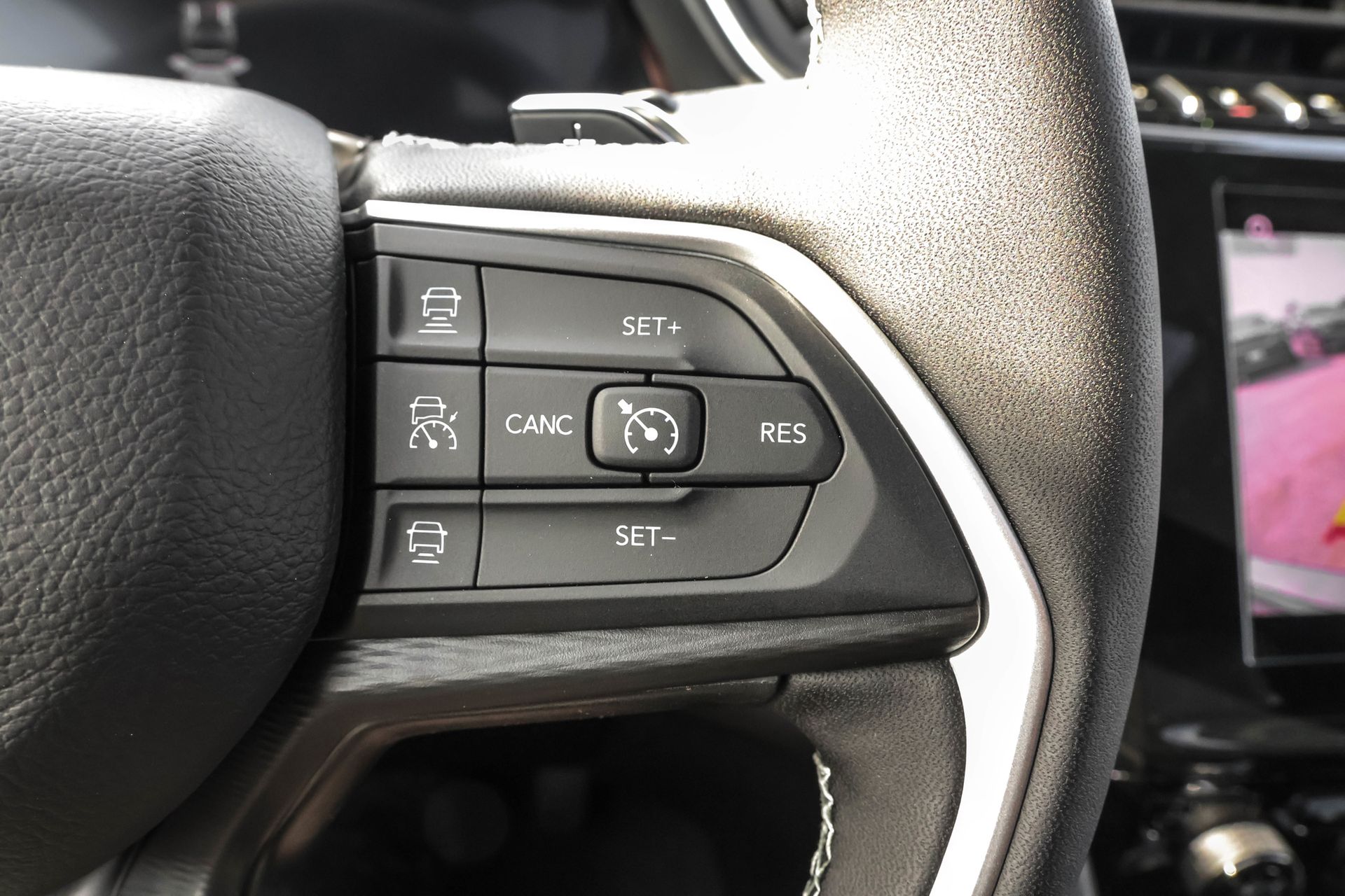 2025 JEEP GRAND CHEROKEE - Image 26