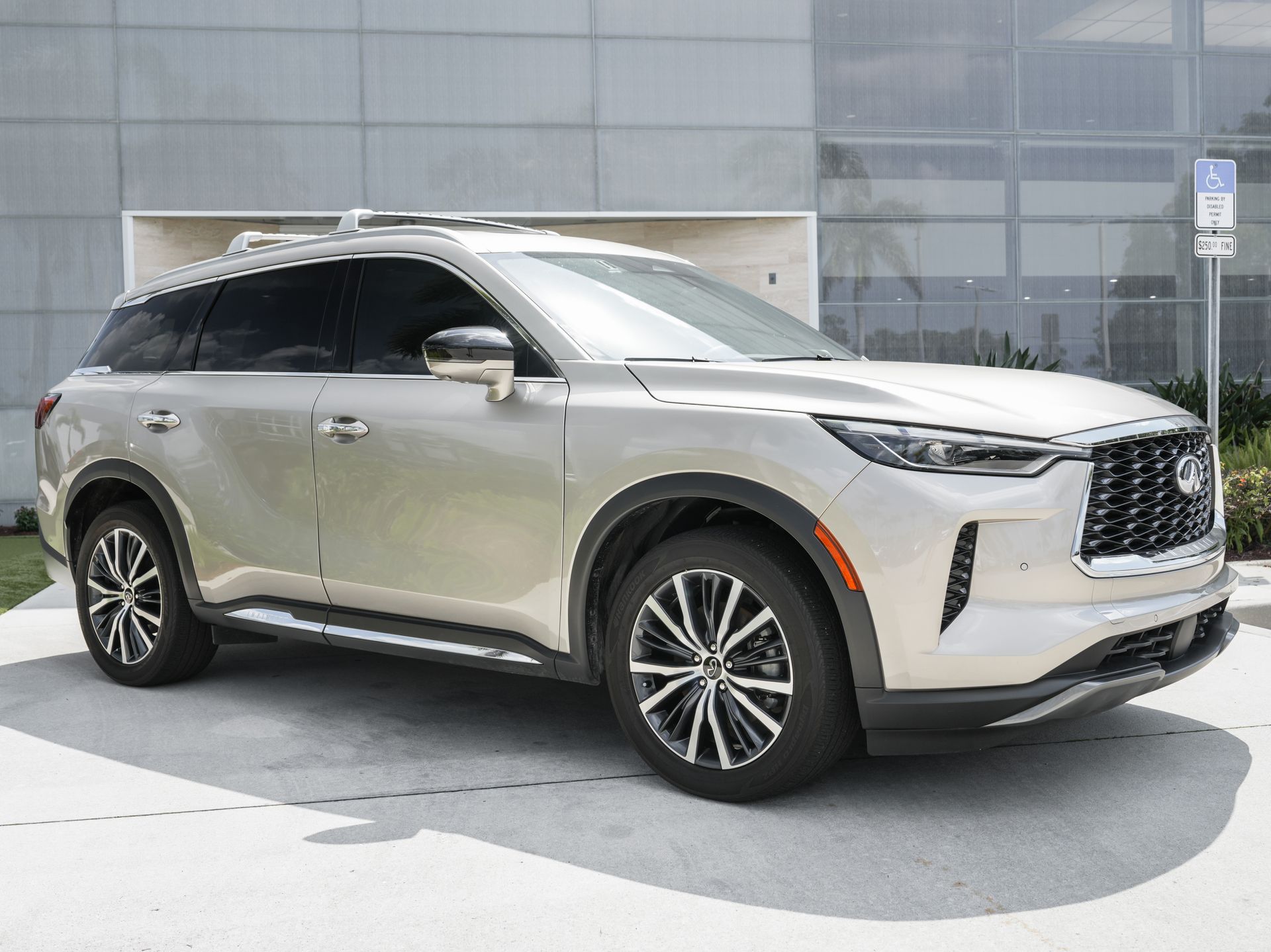 2025 INFINITI QX60 SENSORY - Photo 5