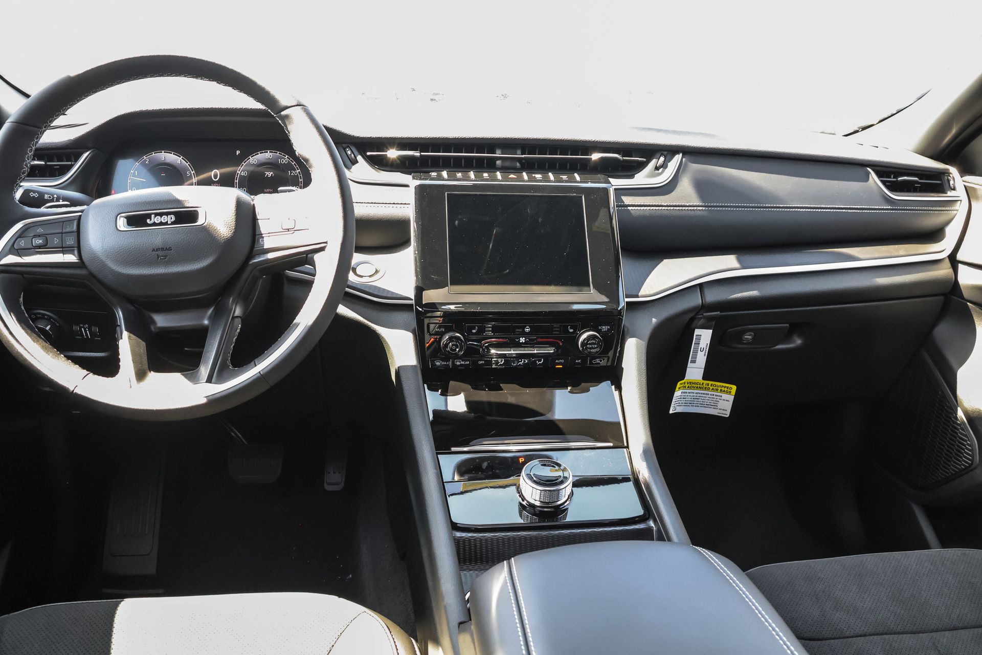 2025 JEEP GRAND CHEROKEE - Image 16