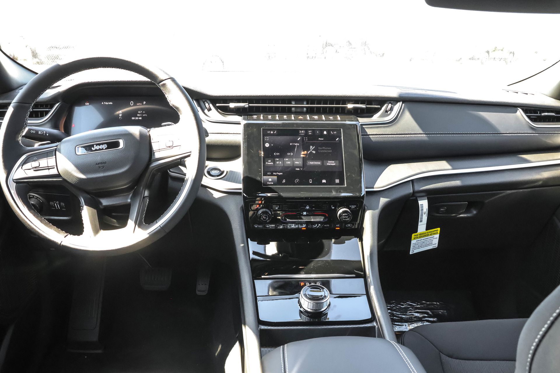 2025 JEEP GRAND CHEROKEE - Image 15