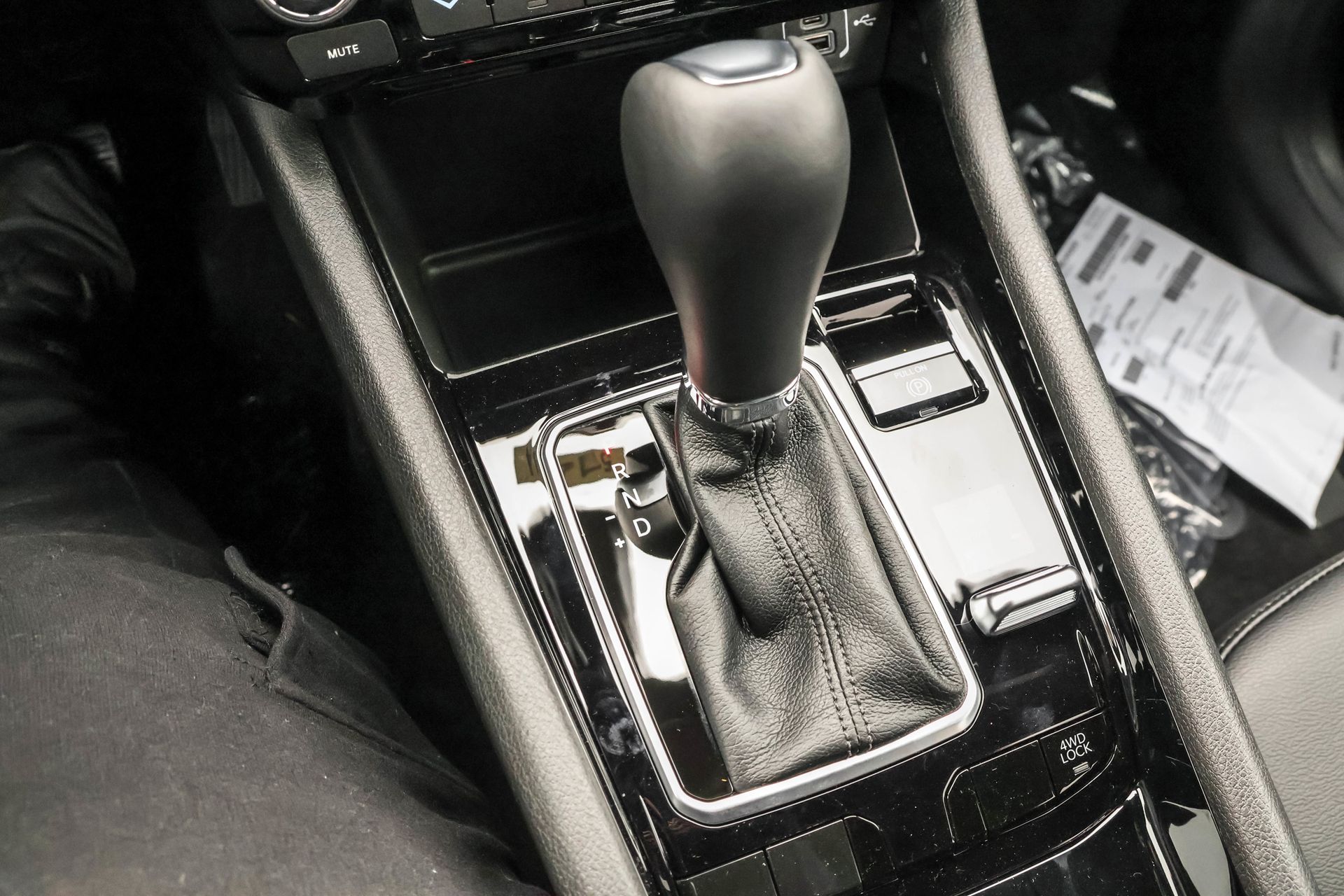 2026 JEEP COMPASS - Image 18