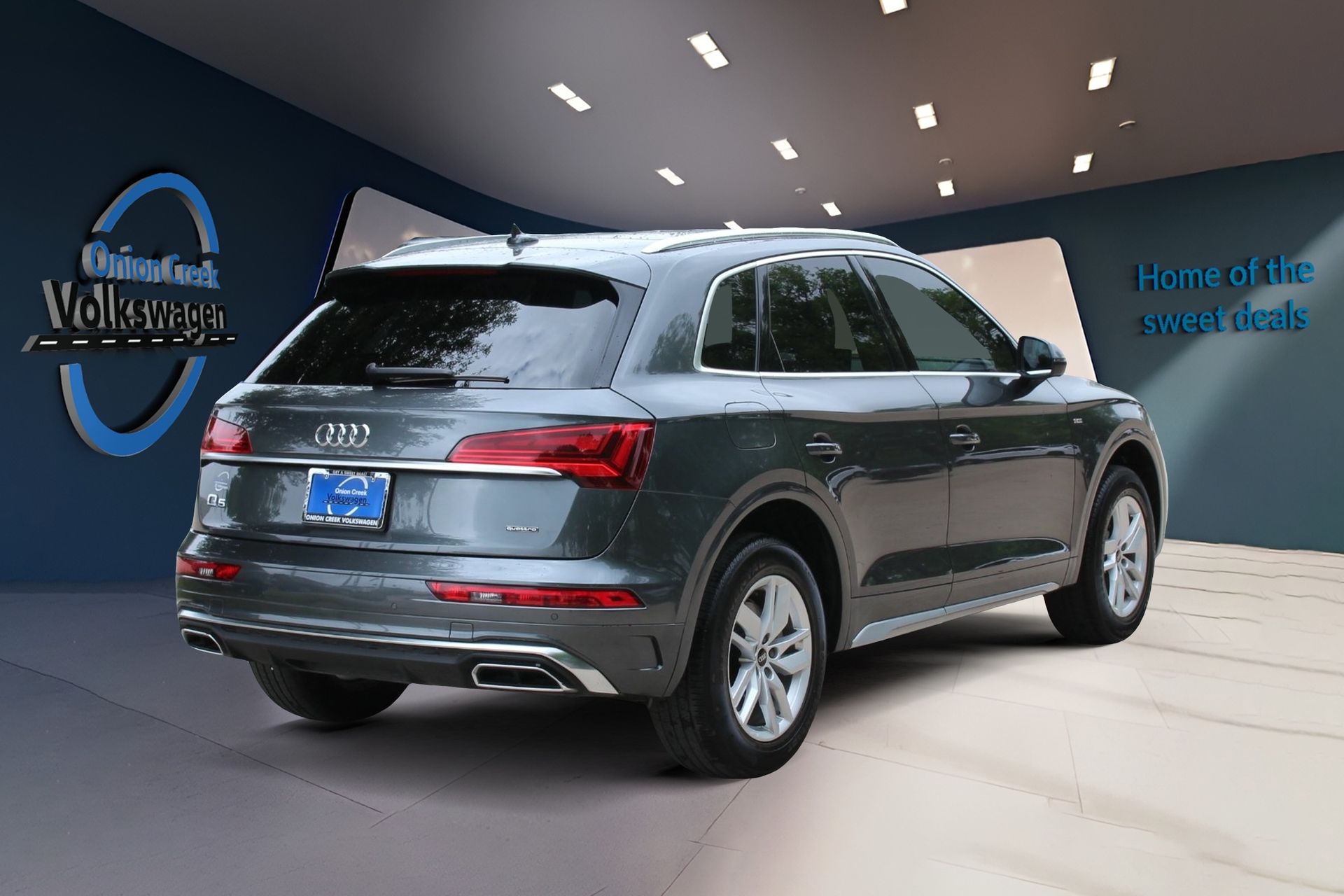 View vehicle photo 5