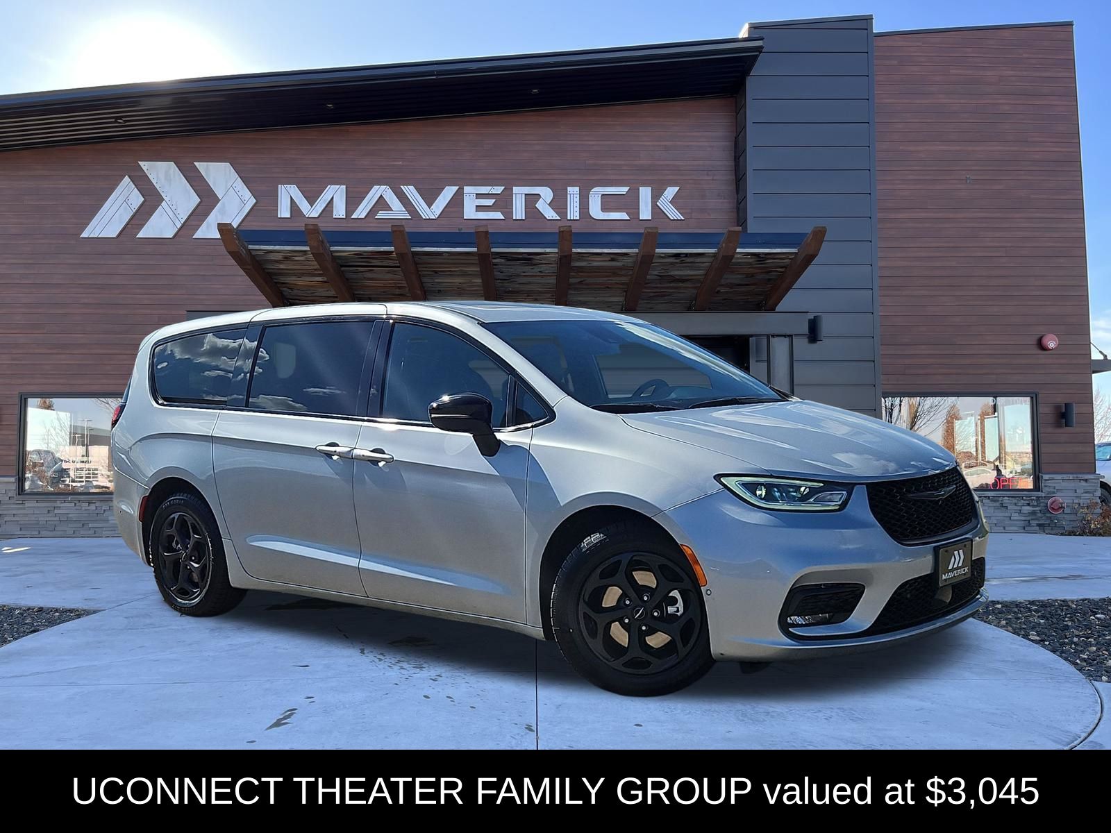 2023 Chrysler Pacifica Hybrid Limited FWD