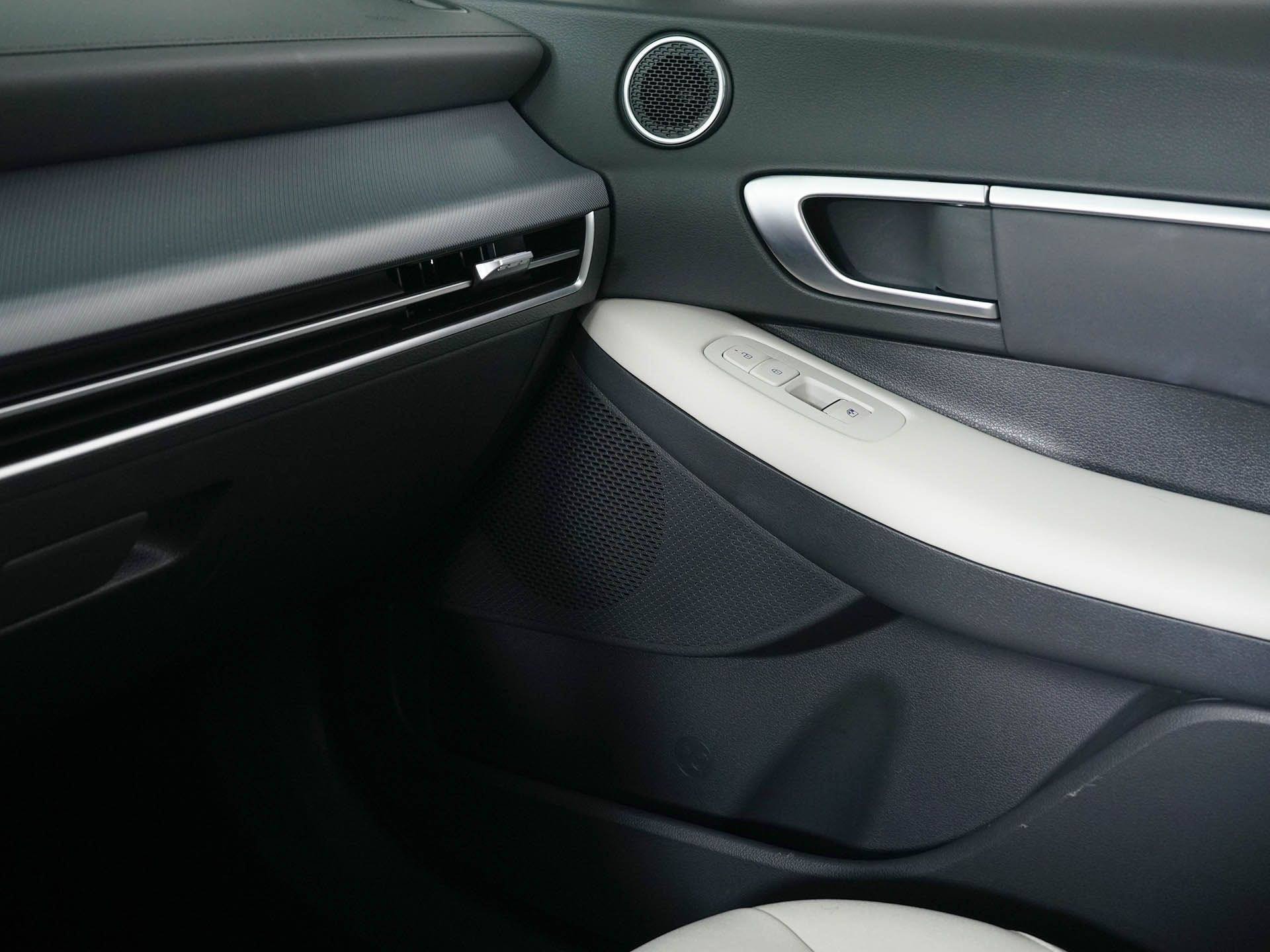 2025 Hyundai Sonata SEL - Photo 22