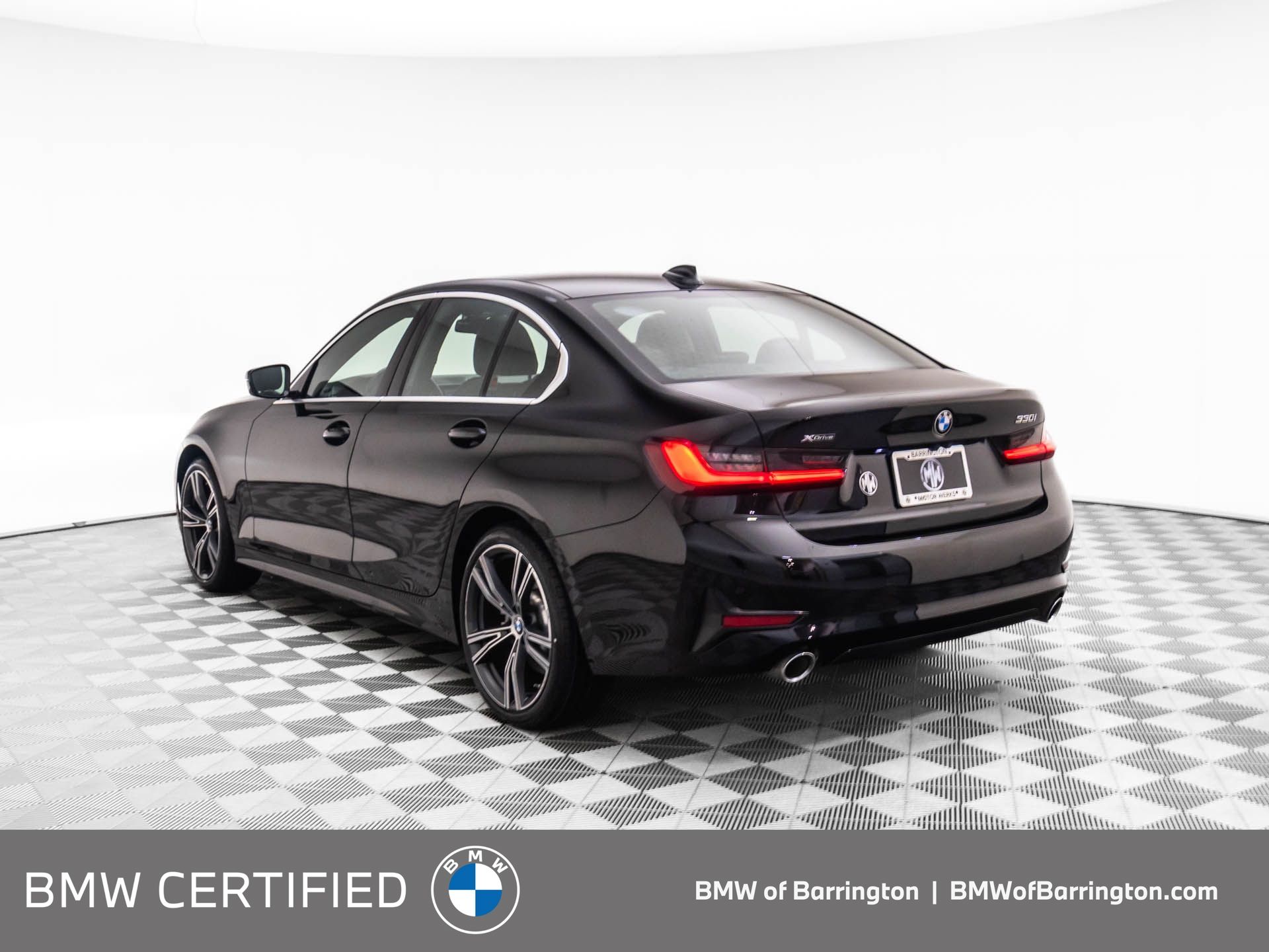 2022 BMW 3-Series 330i xDrive photo